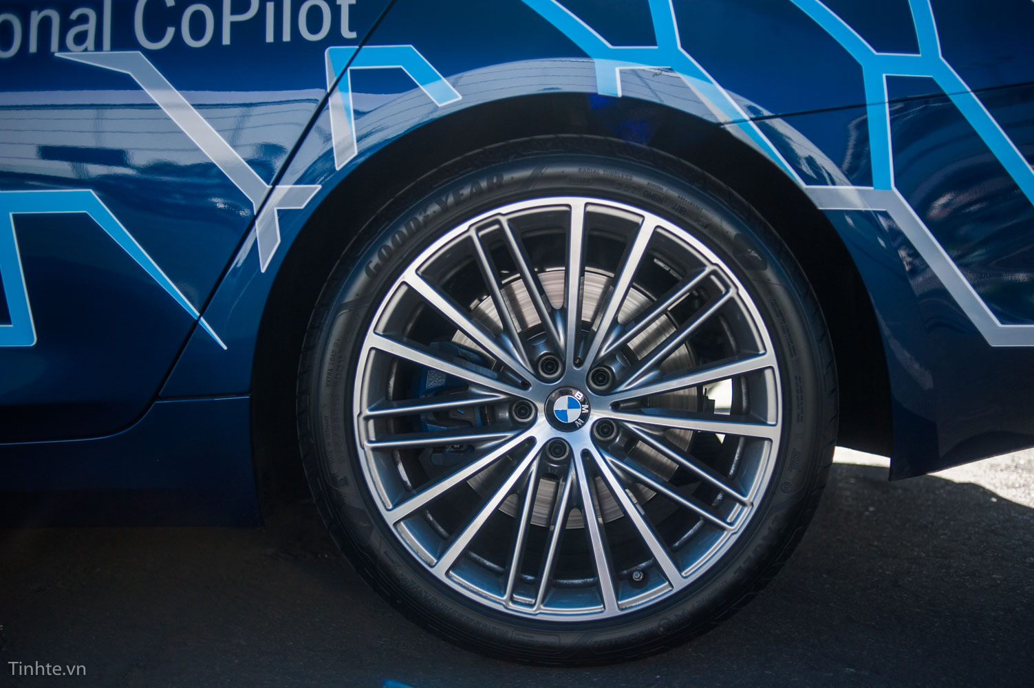 bmw_5series_tinhte.vn-13.jpg