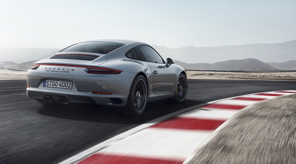 2018-Porsche-911-GTS-9.jpg