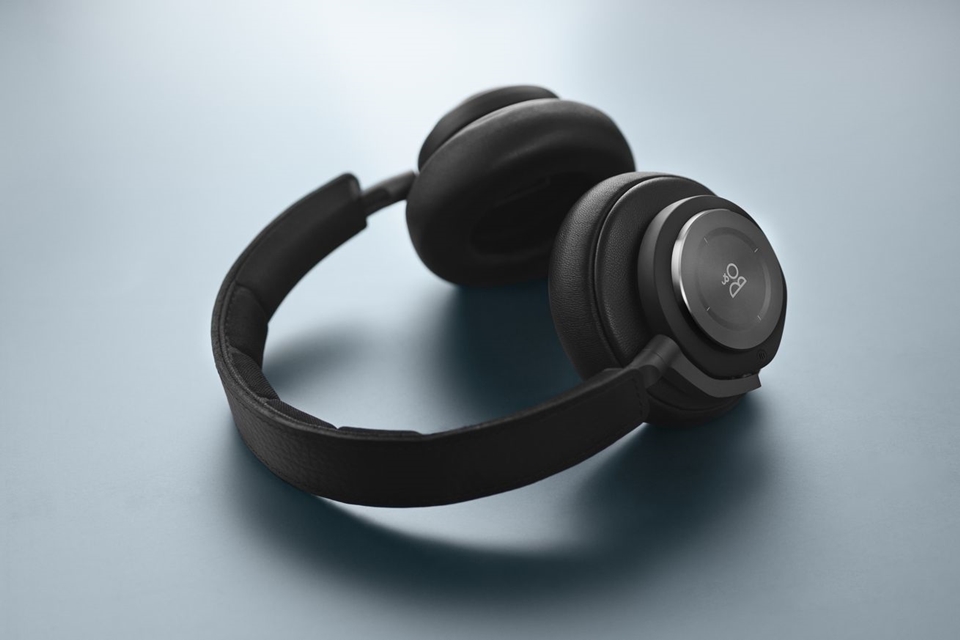 monospace-b&o-beoplay-h9-1.jpg