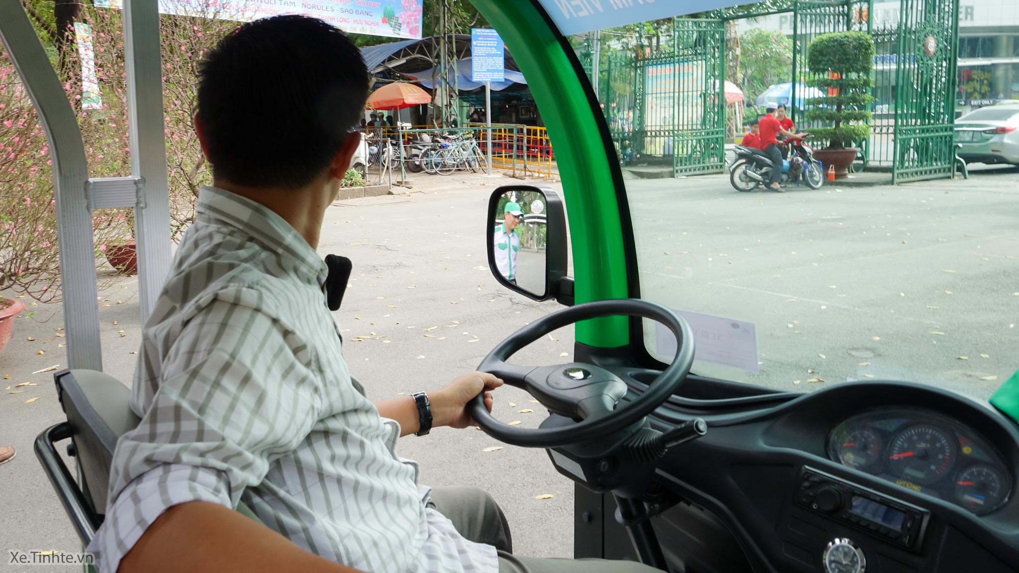 Xe.Tinhte.vn-Xe-buyt-dien-Mai-Linh-9.jpg