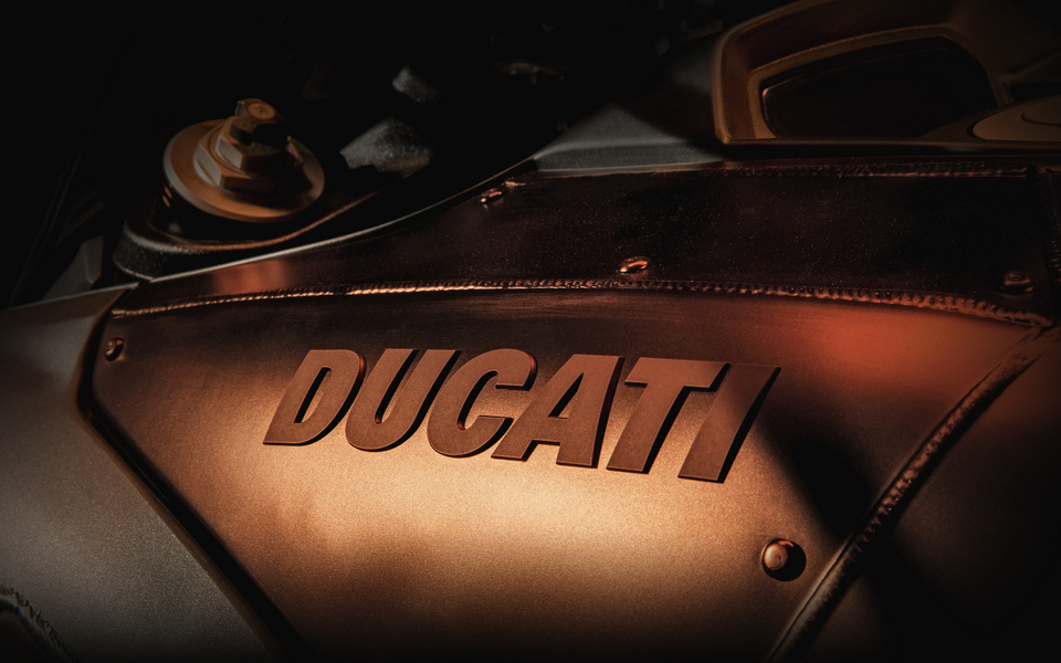 ducati-diavel-diesel-6.jpg