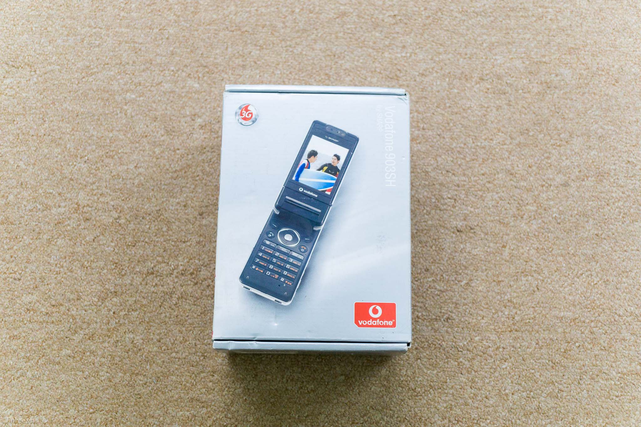 Sharp-903SH-Vodafone-tinhte-1.jpg