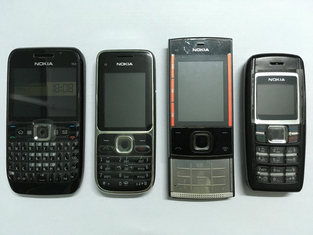 4 Nokias.jpg