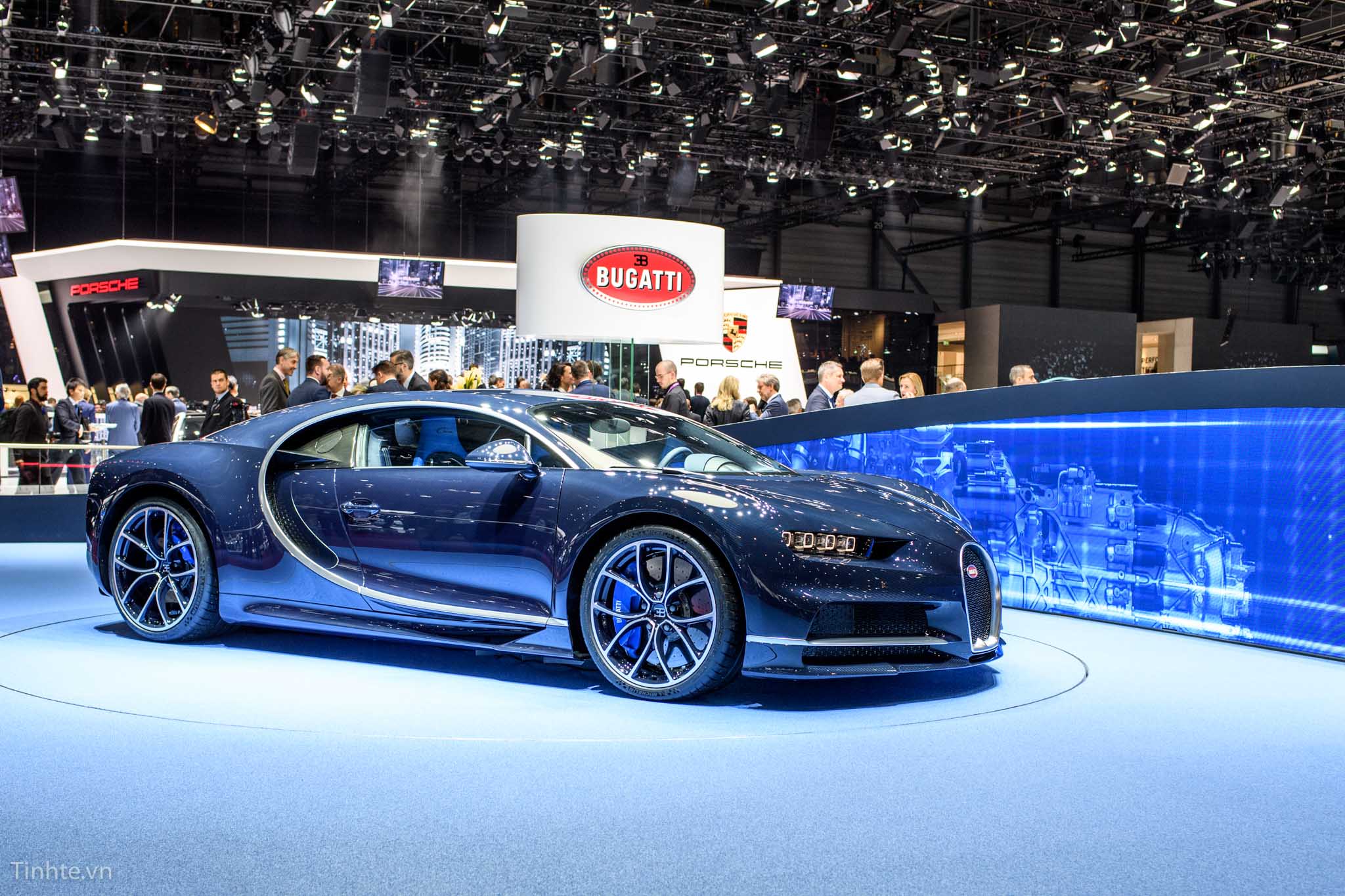 Bugatti-Chiron-9.jpg