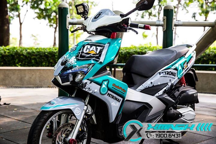 socialfeed.info-tem-trum-airblade-2016-petronas-voi-diem-nhan-mau-xanh-ngoc-la.jpg