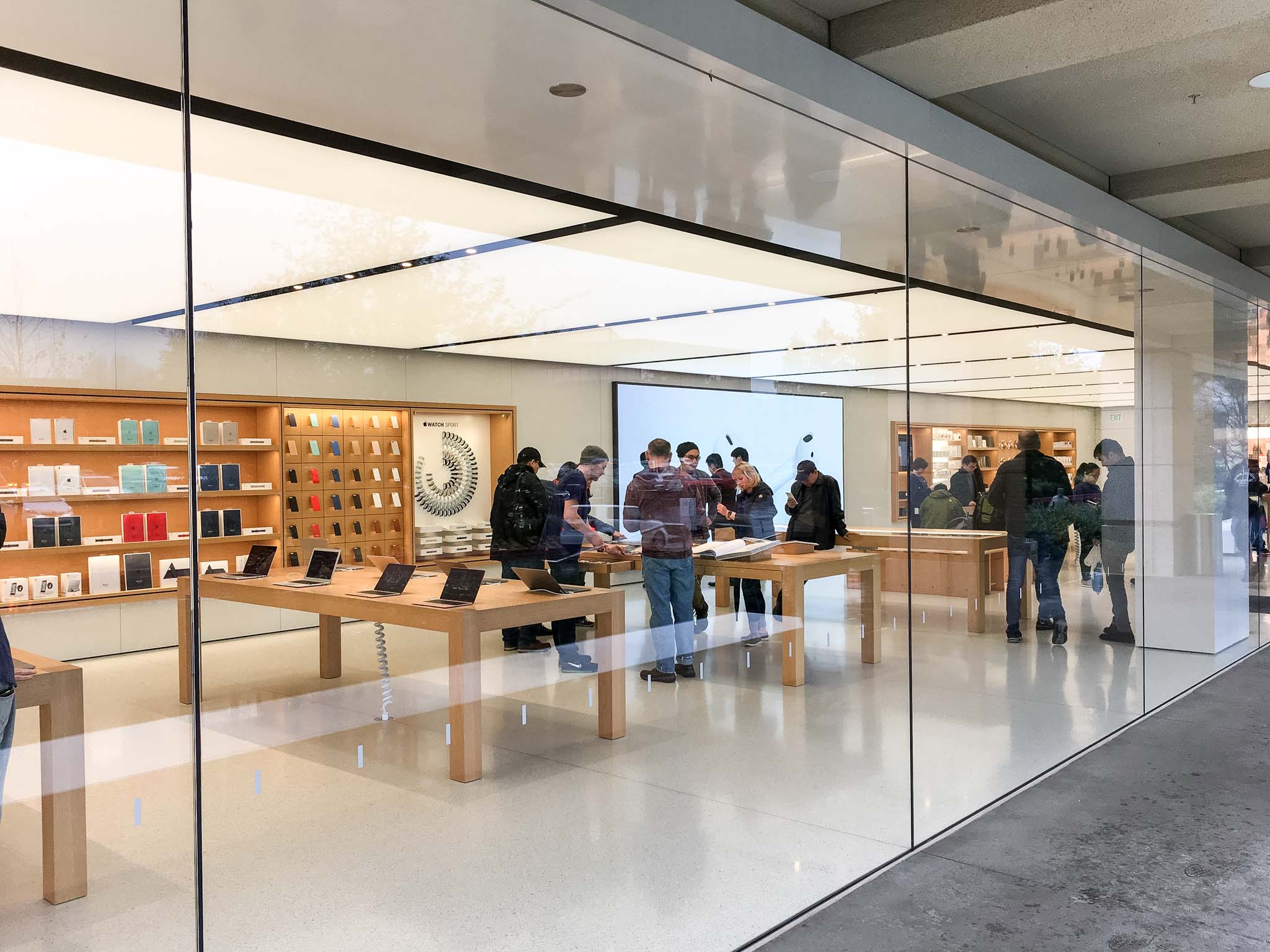 apple-company-store-3.jpg