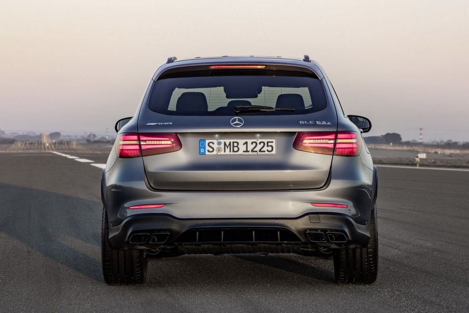 MB-AMG-GLC-63-18.jpg