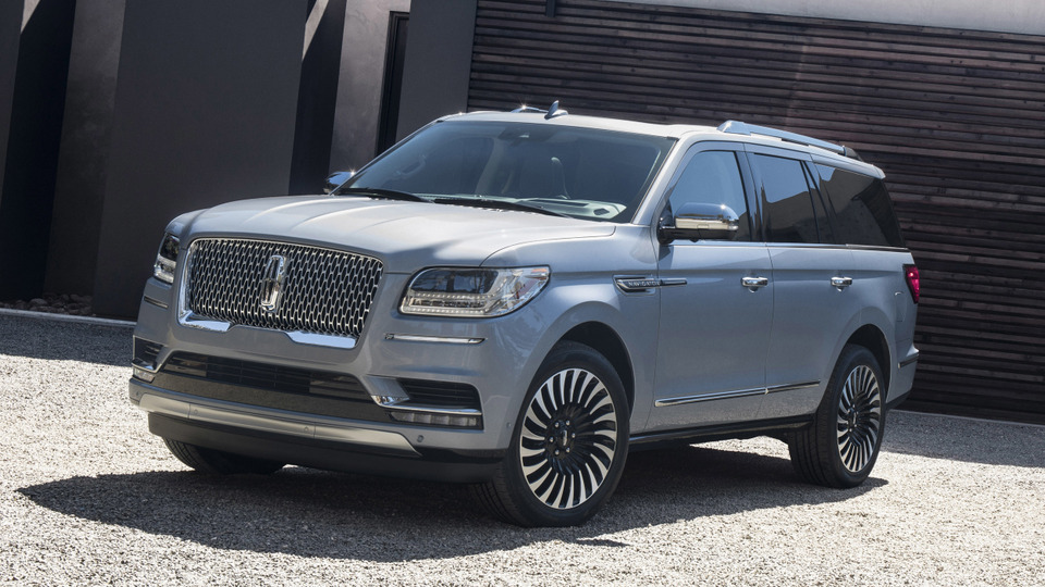 18lincolnnavigator-01-hr-1.jpg