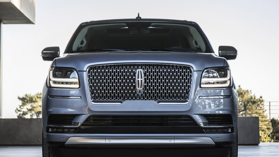 18lincolnnavigator-04-hr-1.jpg