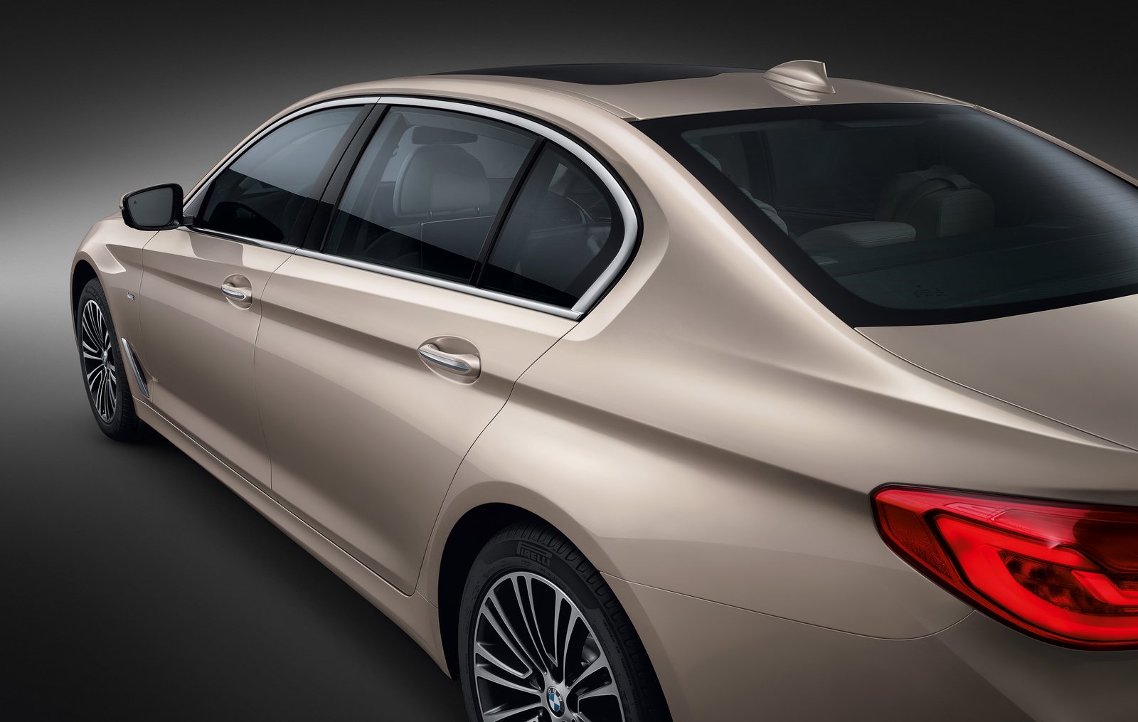 BMW-5-Series-LWB-6.jpg