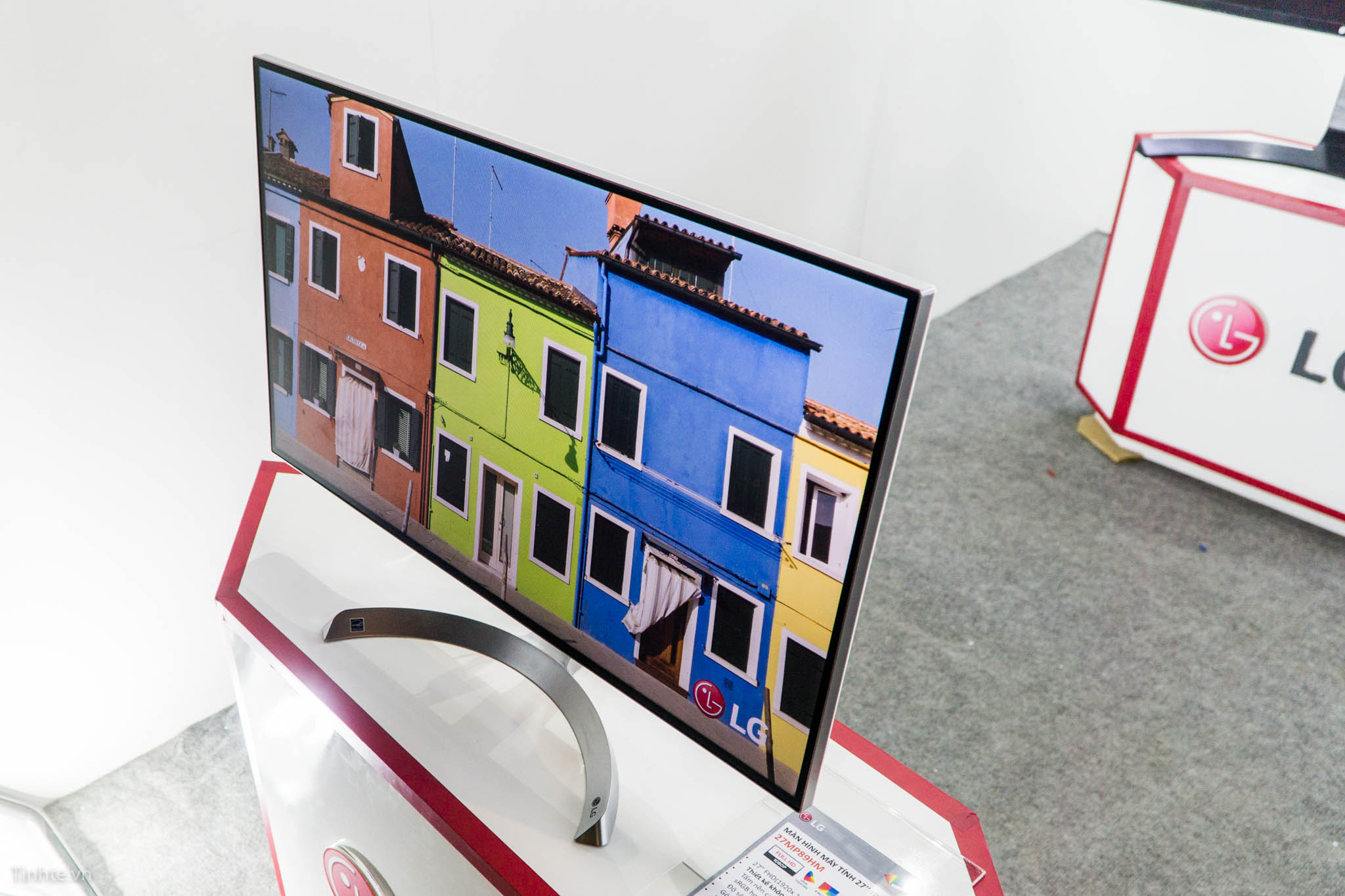 LG ra mắt loạt màn hình cho dân thiết kế: nhiều kích thước, phẳng, cong ...