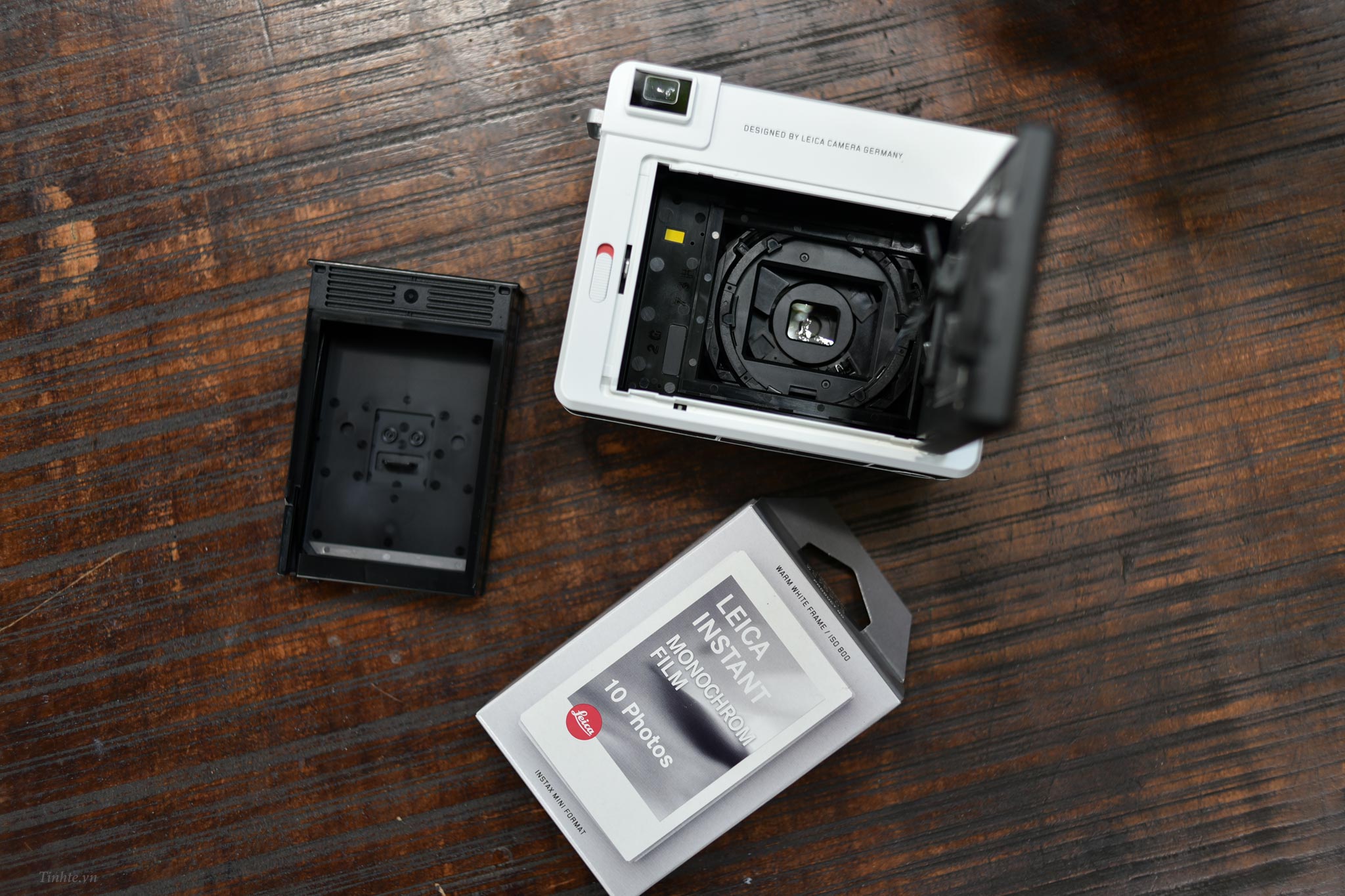 Leica_Sofort_camera.tinhte.vn_02.jpg