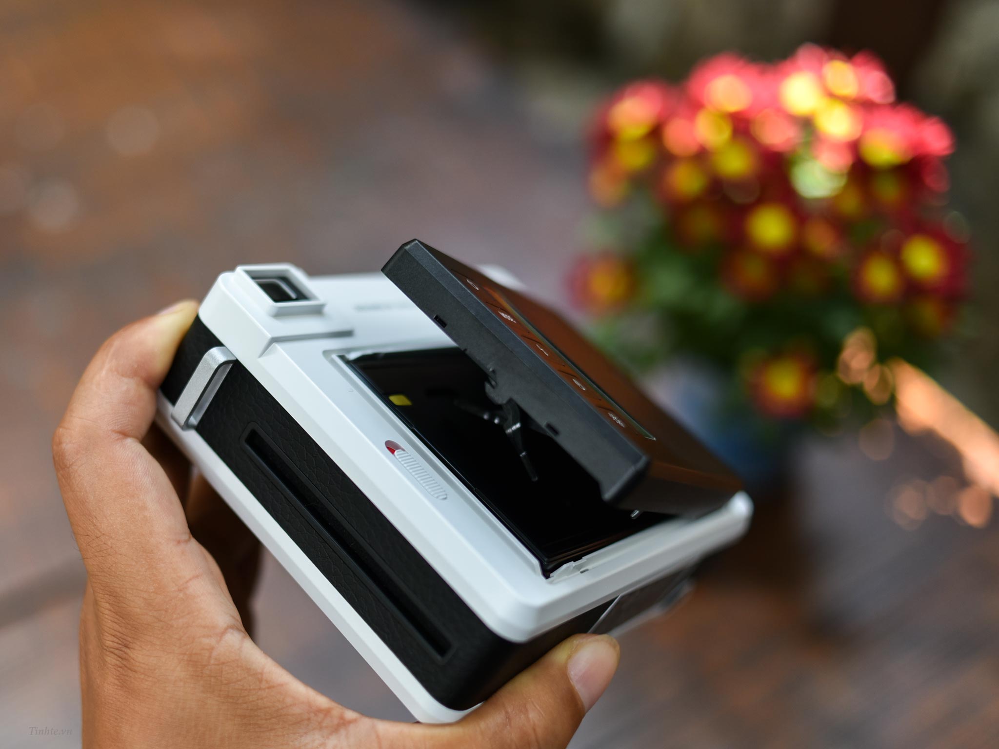 Leica_Sofort_camera.tinhte.vn_04.jpg
