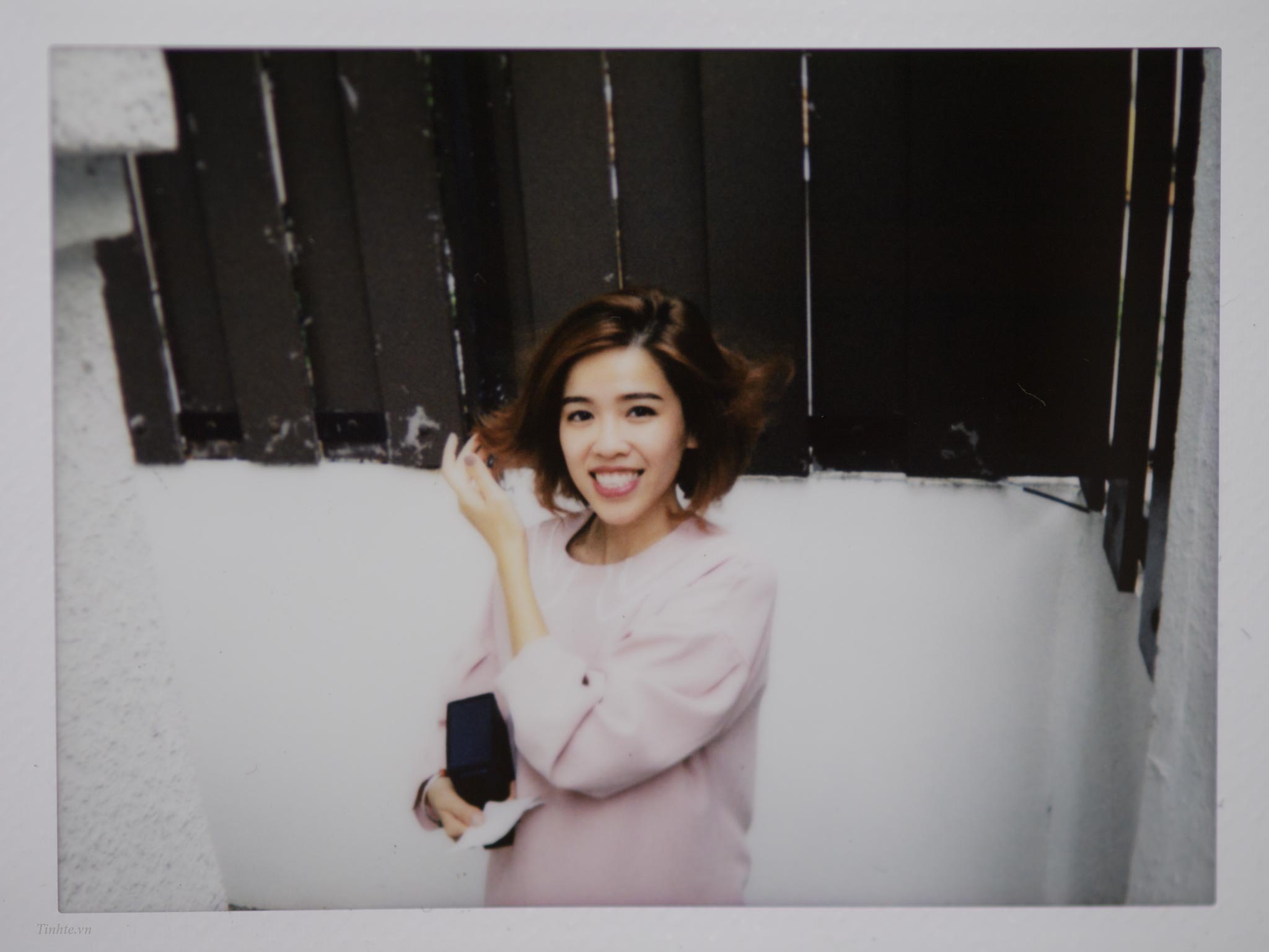 Leica_Sofort_camera.tinhte.vn_08.jpg