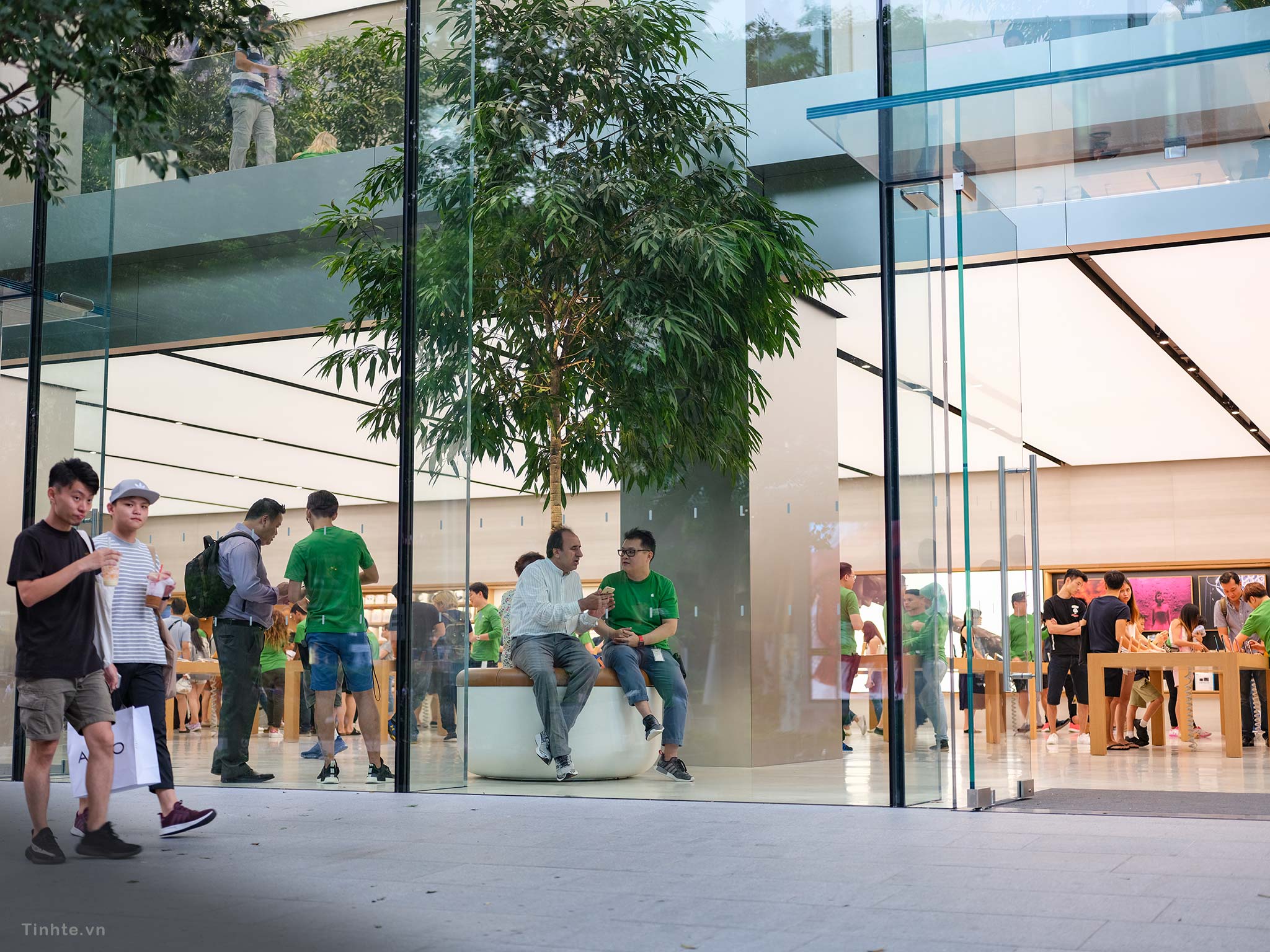 Apple-Store-Singapore-24.jpg