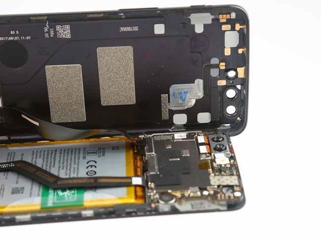 OnePlus-5-Teardown-7-600x400.jpg