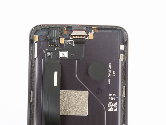 OnePlus-5-Teardown-9-600x400.jpg