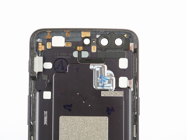 OnePlus-5-Teardown-11-600x400.jpg