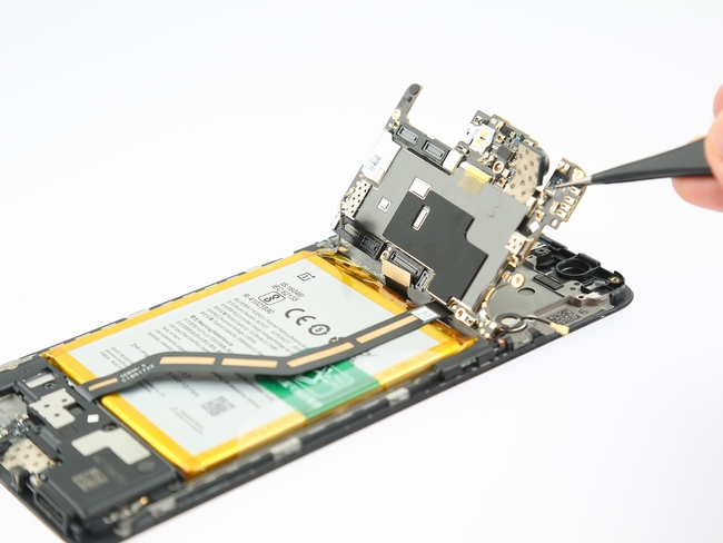 OnePlus-5-Teardown-14-600x400.jpg