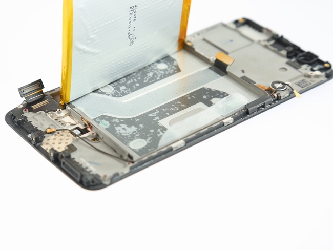 OnePlus-5-Teardown-25-600x400.jpg