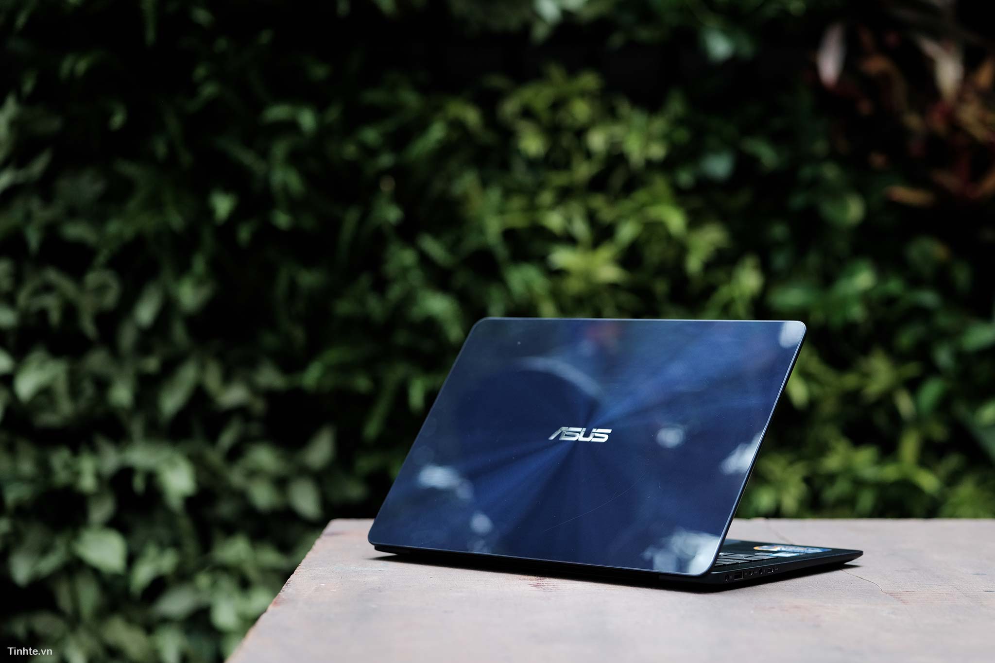 tinhte_bo_anh_asus_zenbook_18.jpg