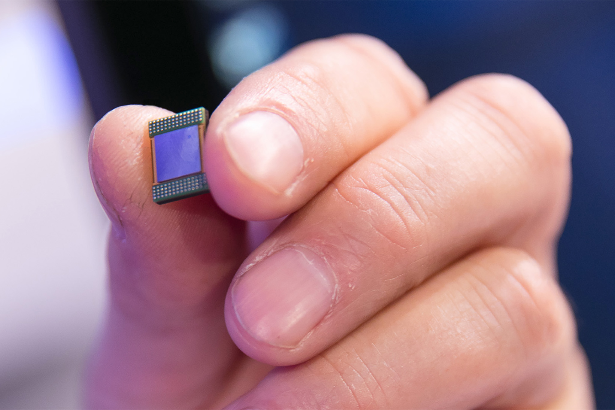 Intel nanochip.jpg