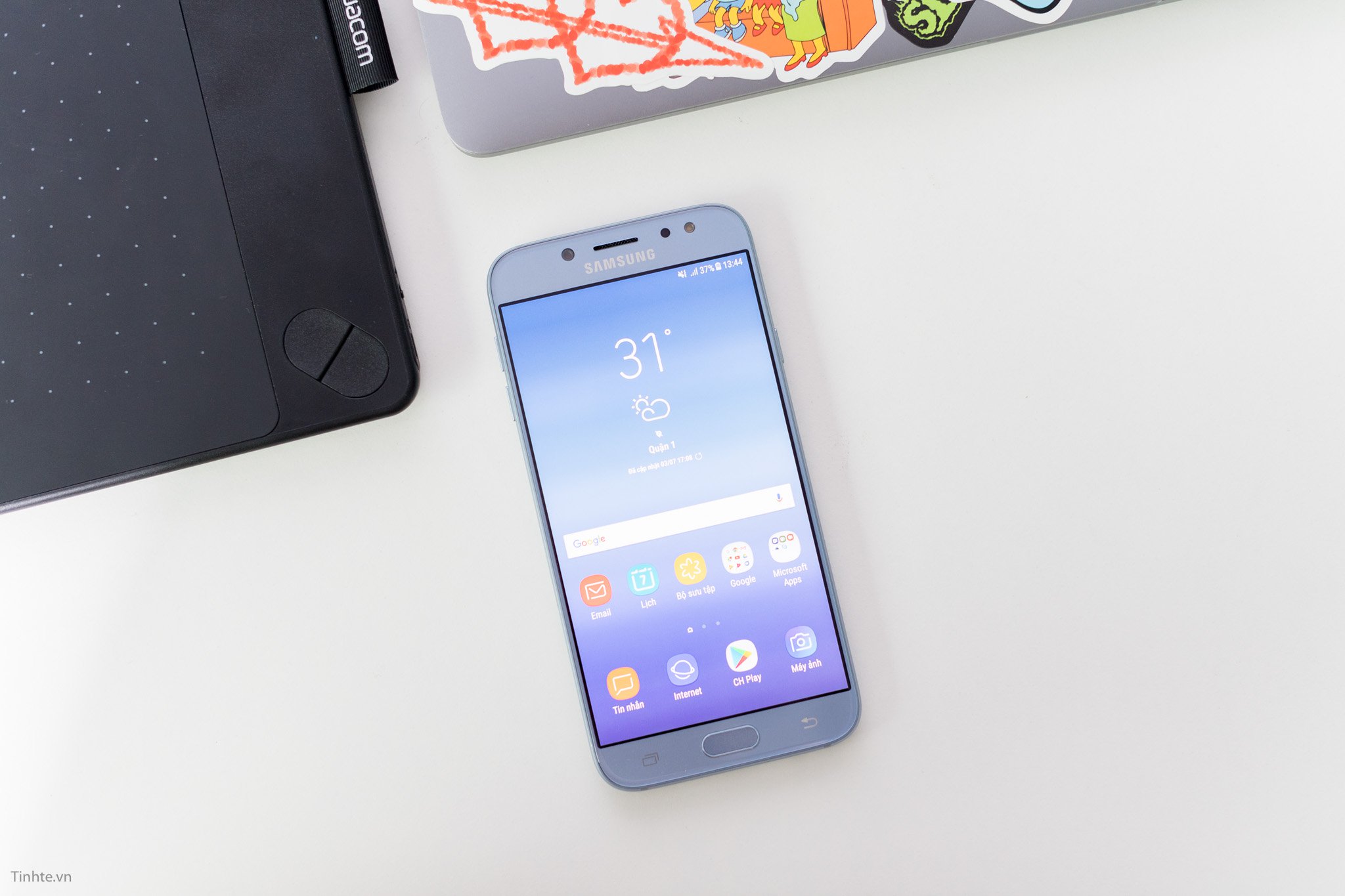 Galaxy J7 Pro lọt top smartphone có màn hình tốt nhất 2017 - VnExpress Số  hóa