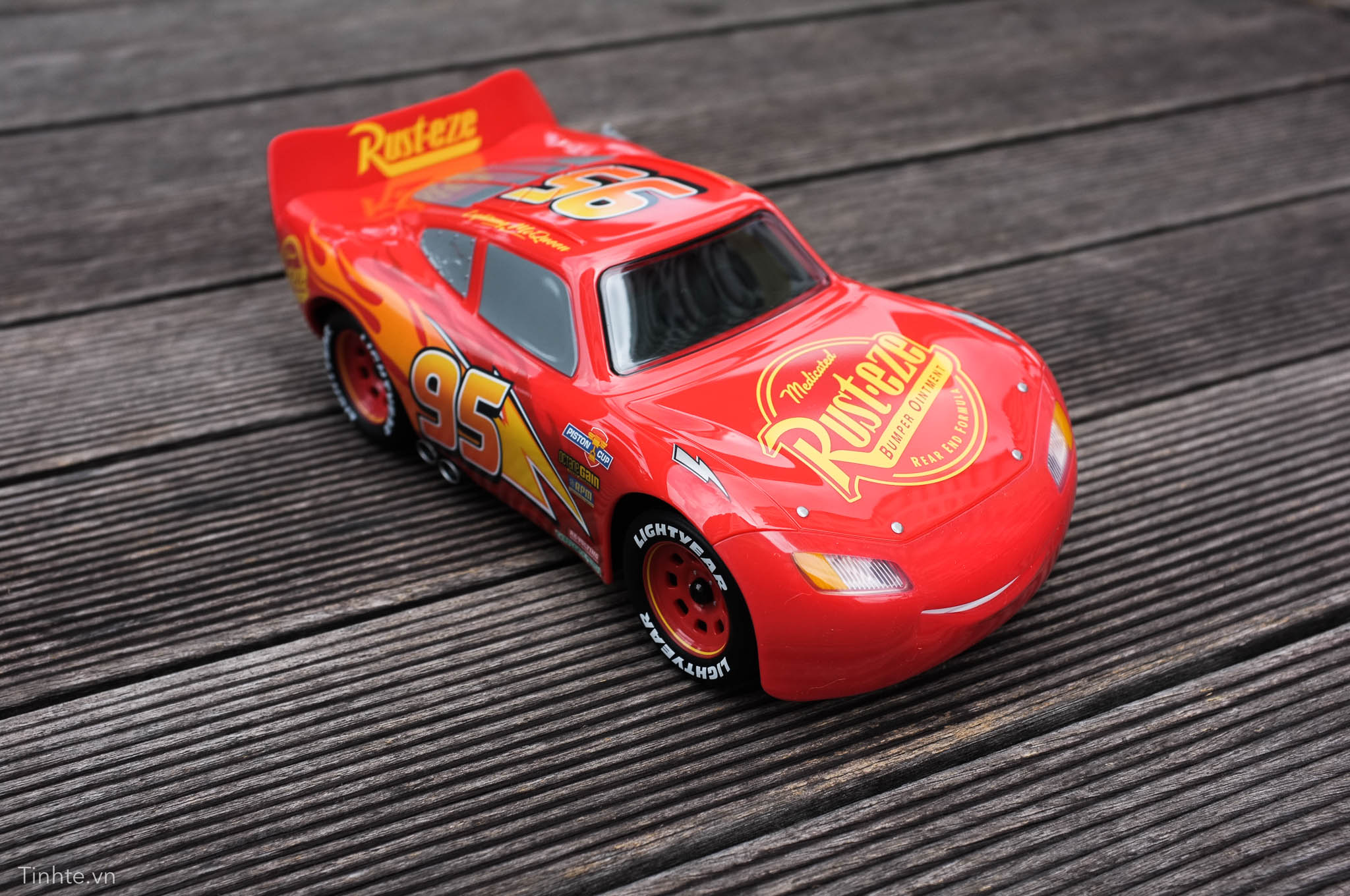 Tinhte-sphero-lightning-mcqueen-5.jpg