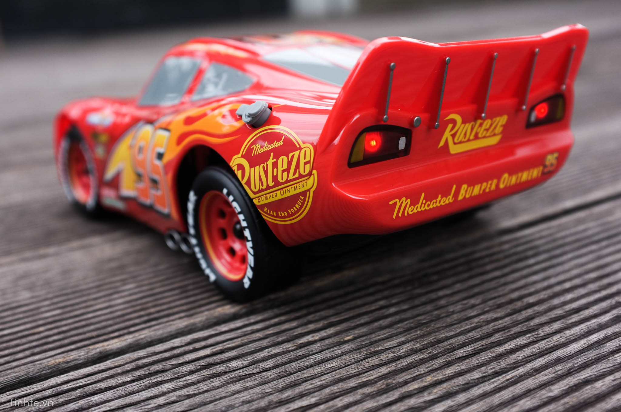 Tinhte-sphero-lightning-mcqueen-7.jpg