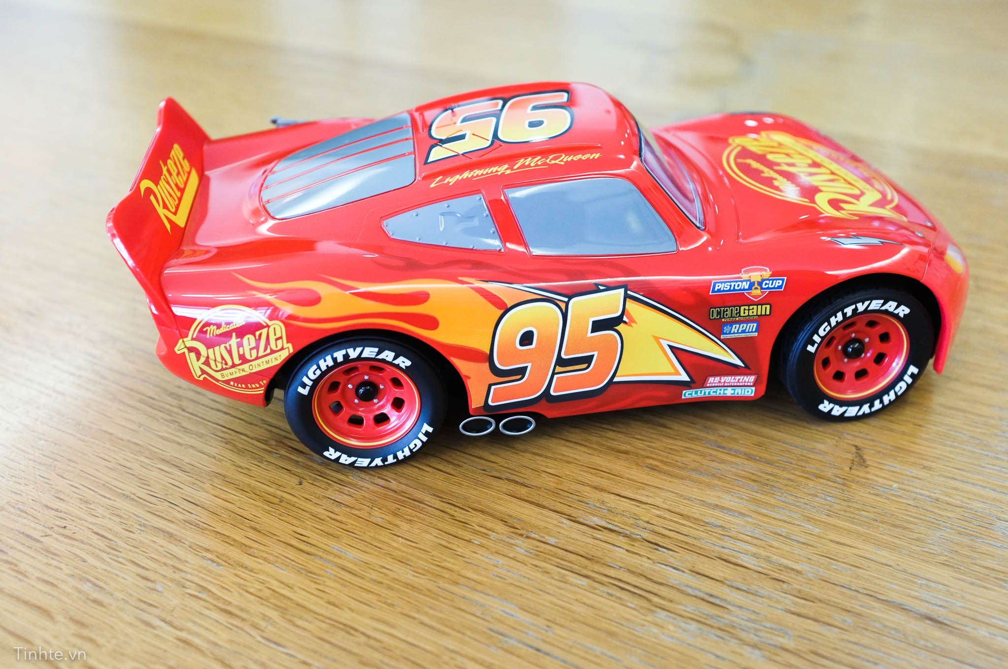 Tinhte-sphero-lightning-mcqueen-17.jpg