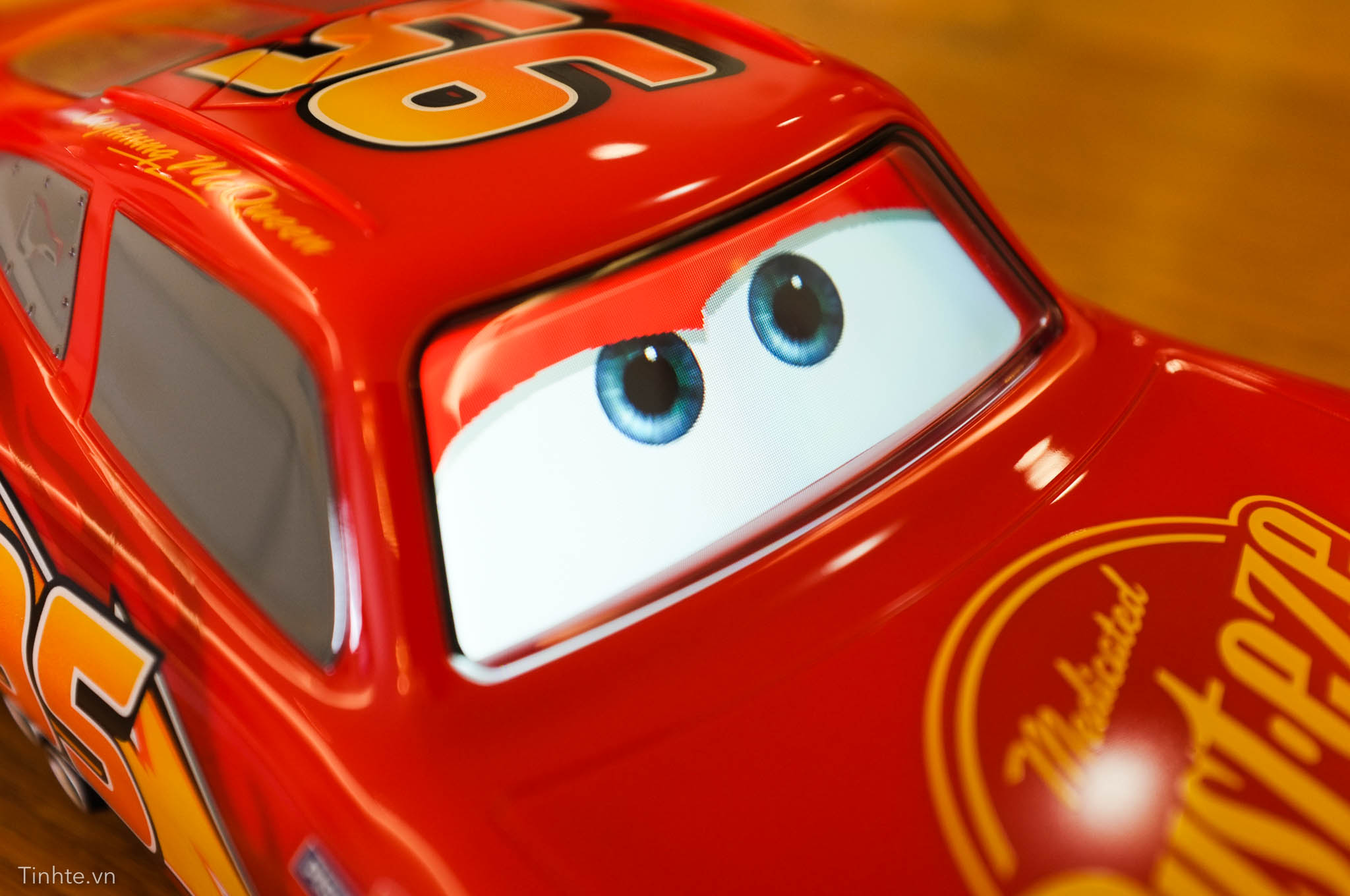 Tinhte-sphero-lightning-mcqueen-19.jpg