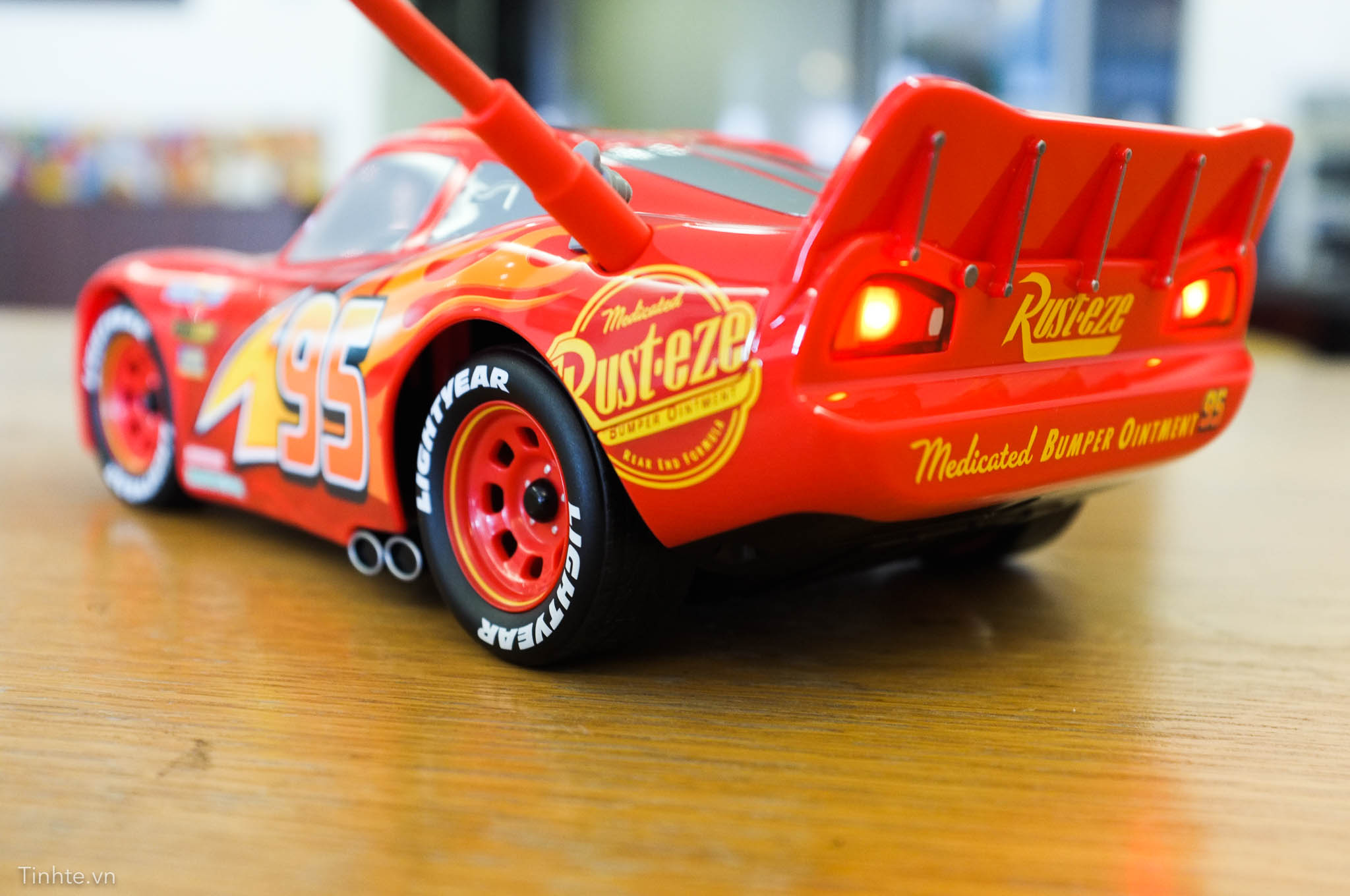 Tinhte-sphero-lightning-mcqueen-24.jpg