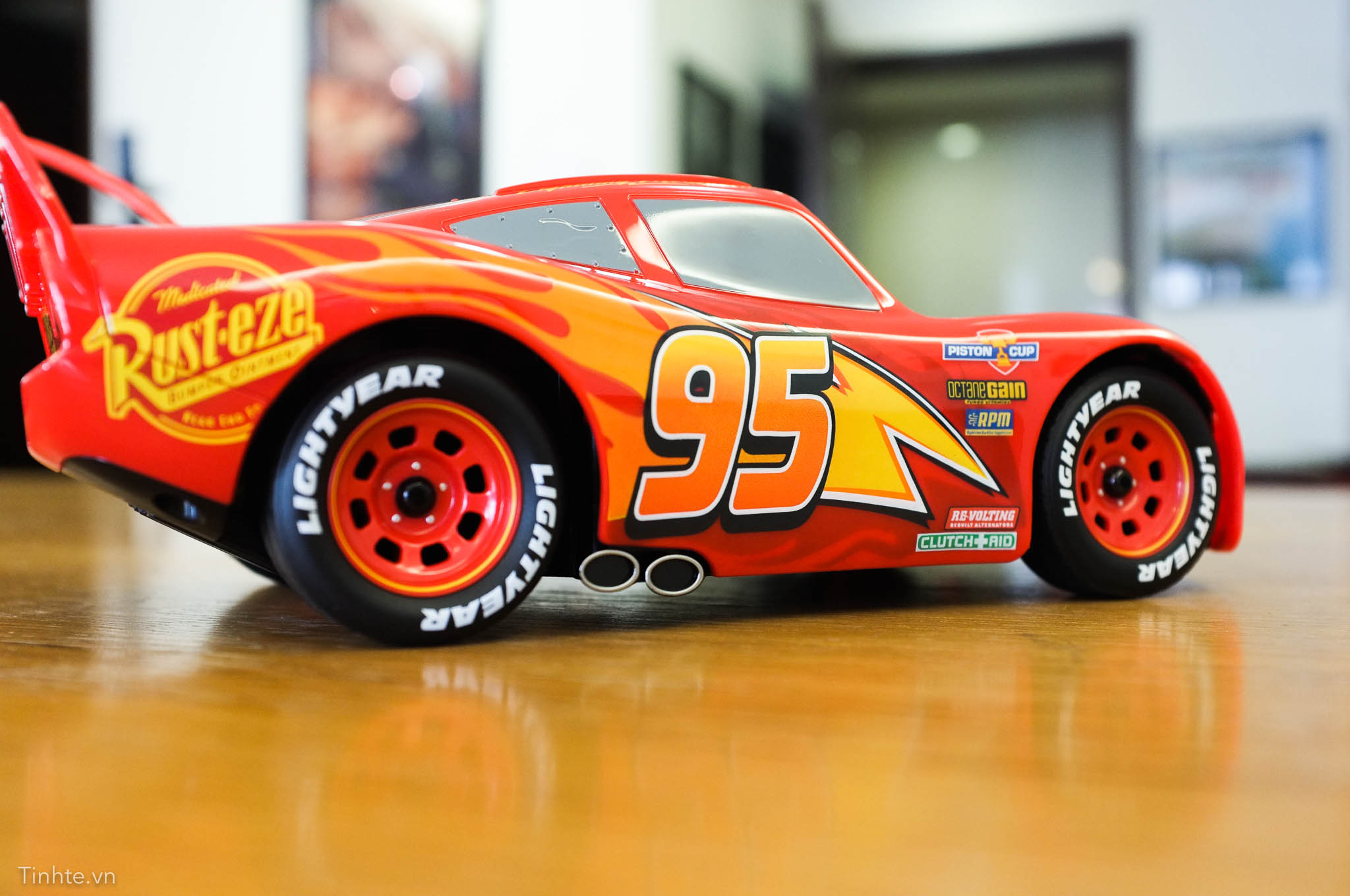 Tinhte-sphero-lightning-mcqueen-26.jpg