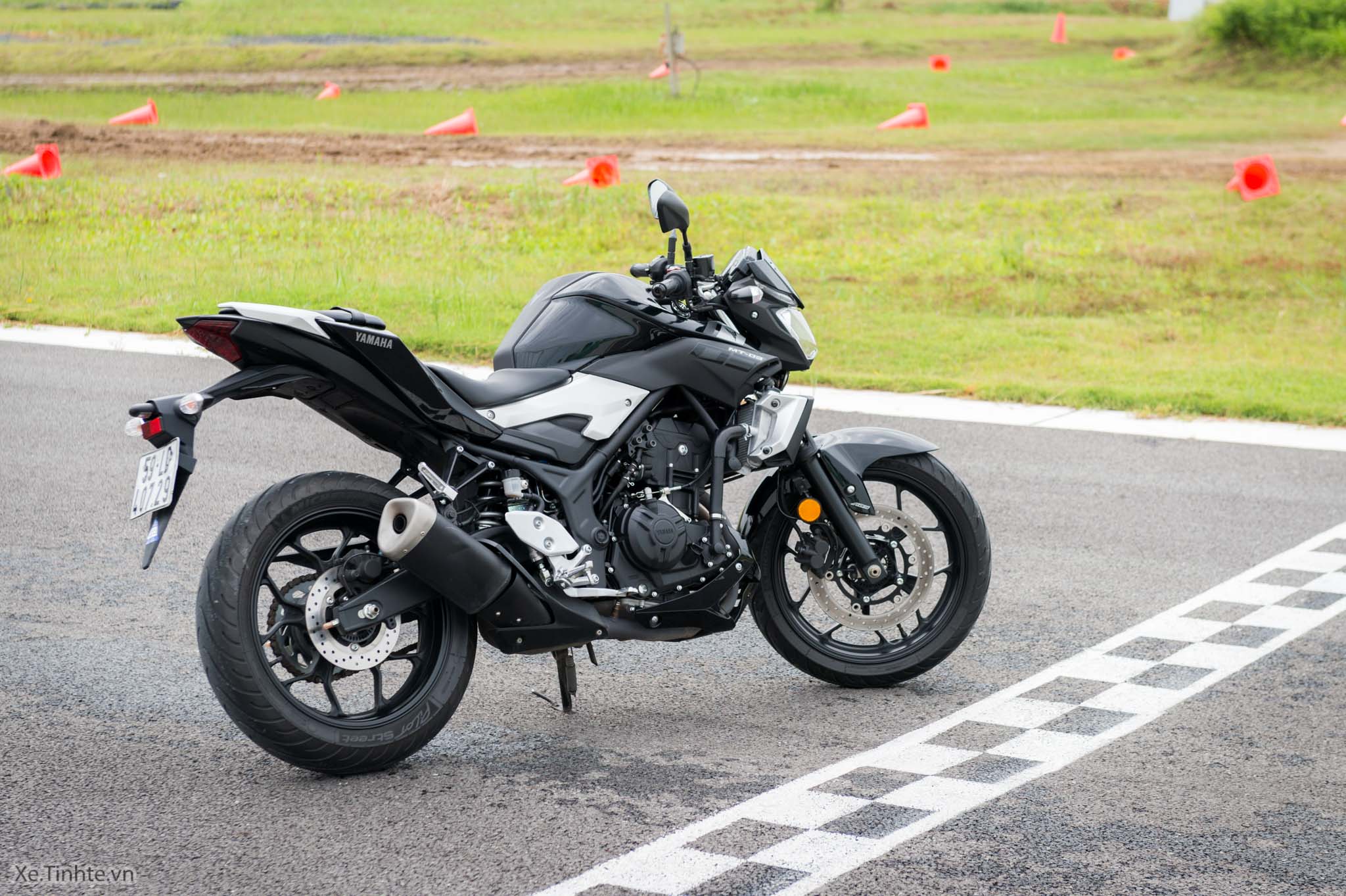 Xe.Tinhte.vn-Yamaha-MT-03-tang-toc-1.jpg