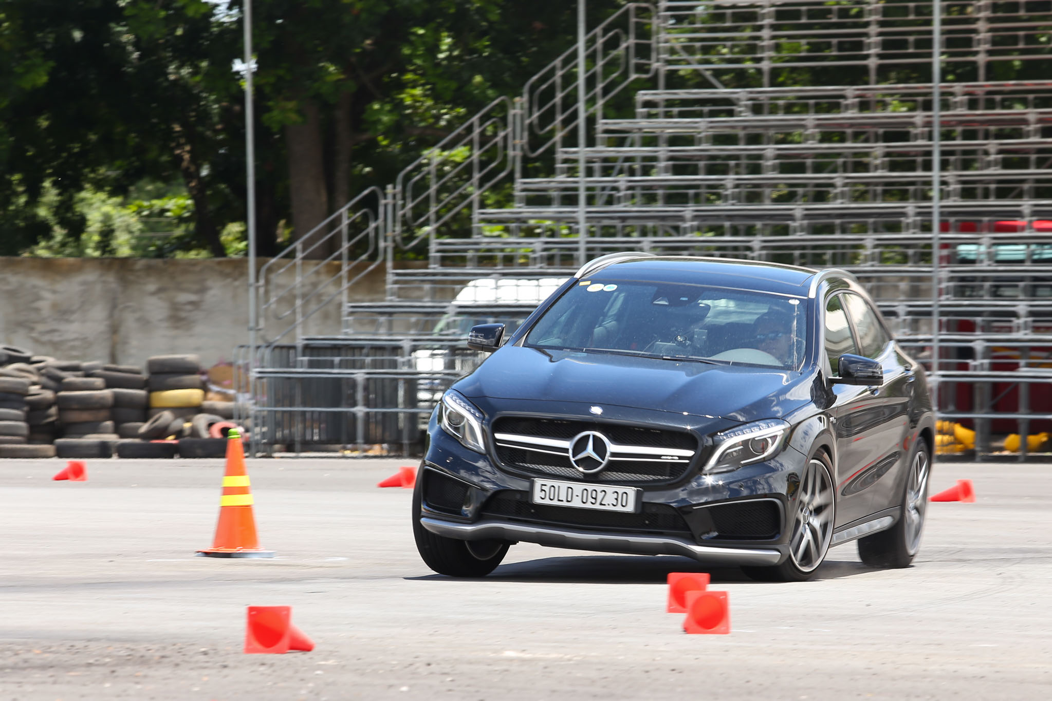 Xe.Tinhte.vn-Mercedes-AMG-GLA-45-4MATIC-7.jpg