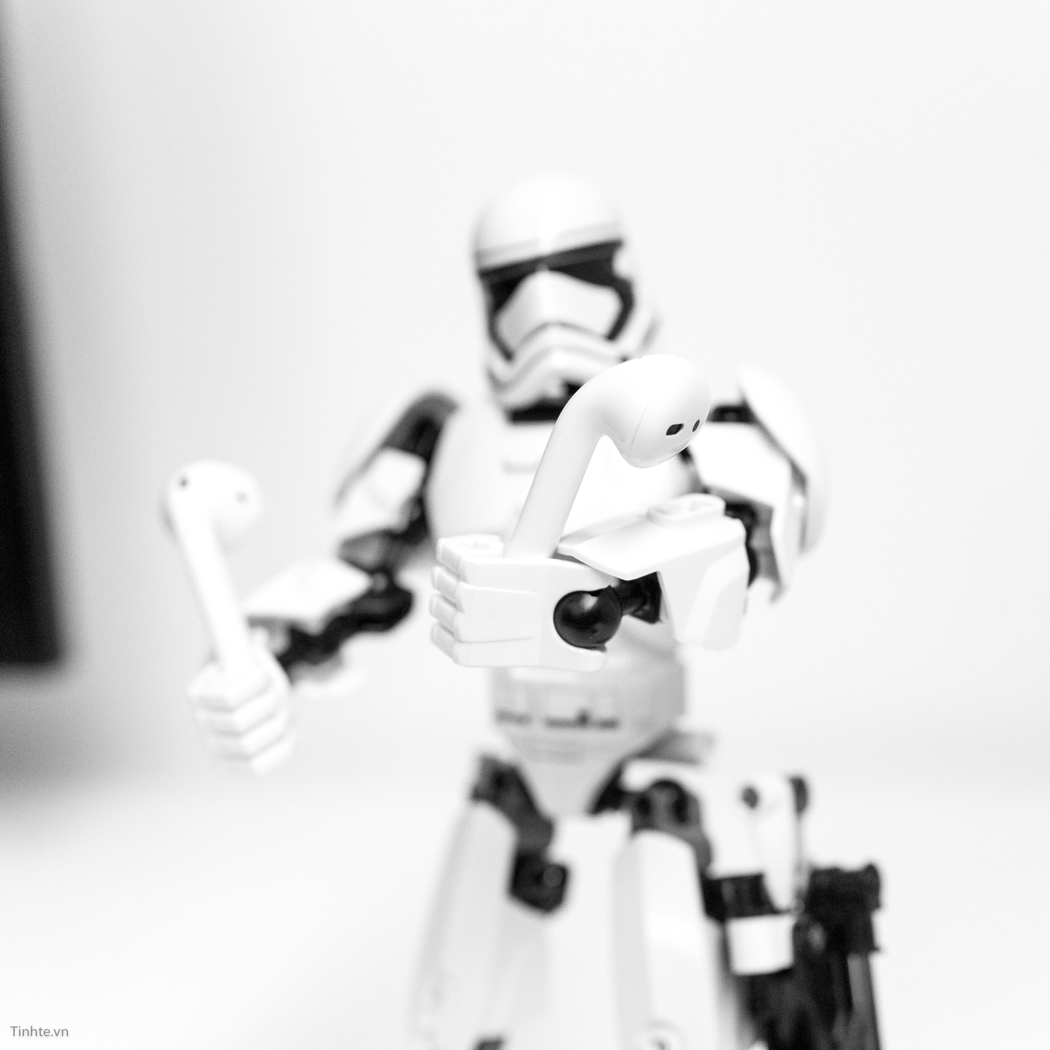 airpods-stormtrooper-tinhte-7.jpg