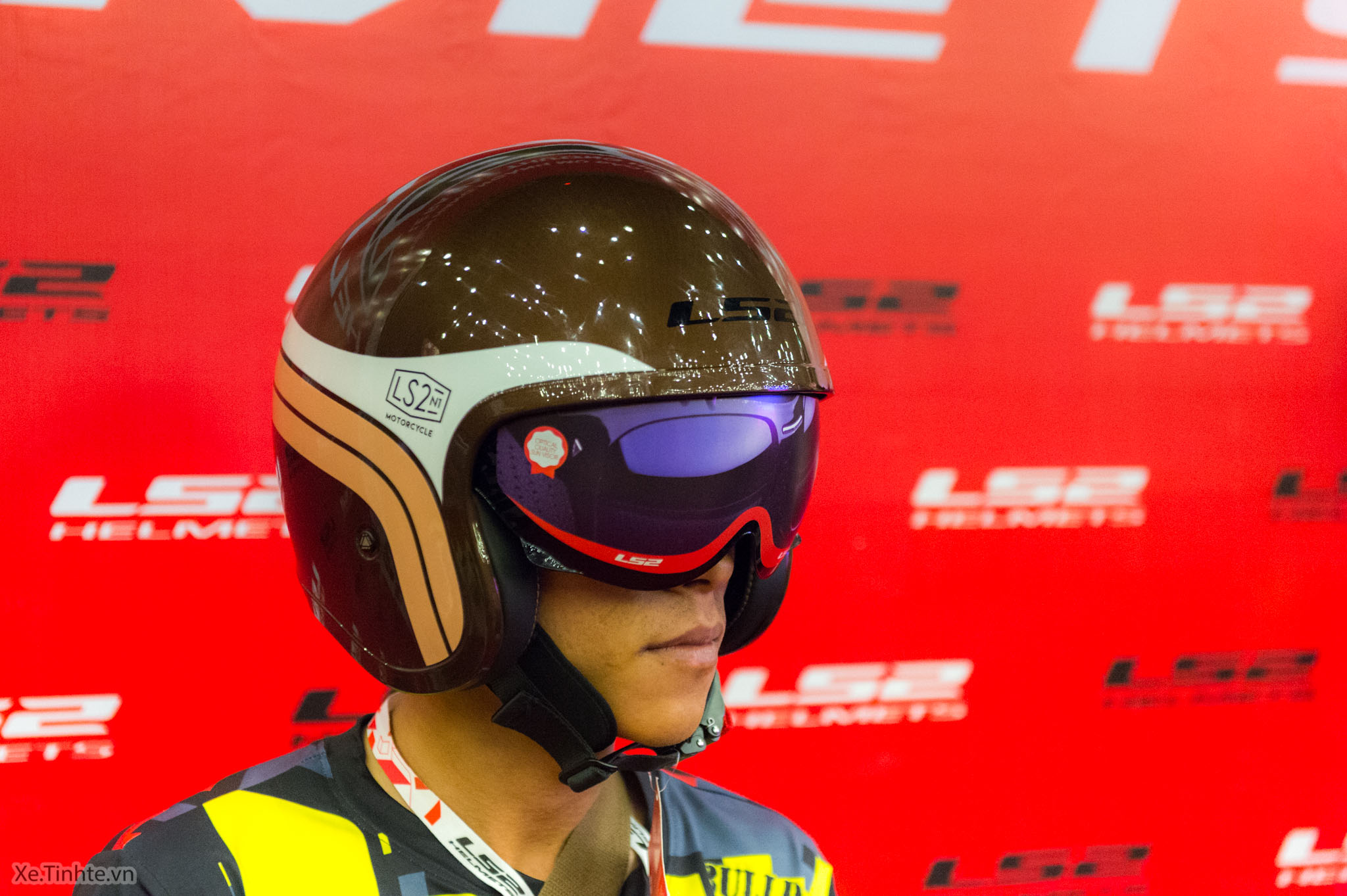 Xe.Tinhte.vn-LS2-Helmets-14.jpg