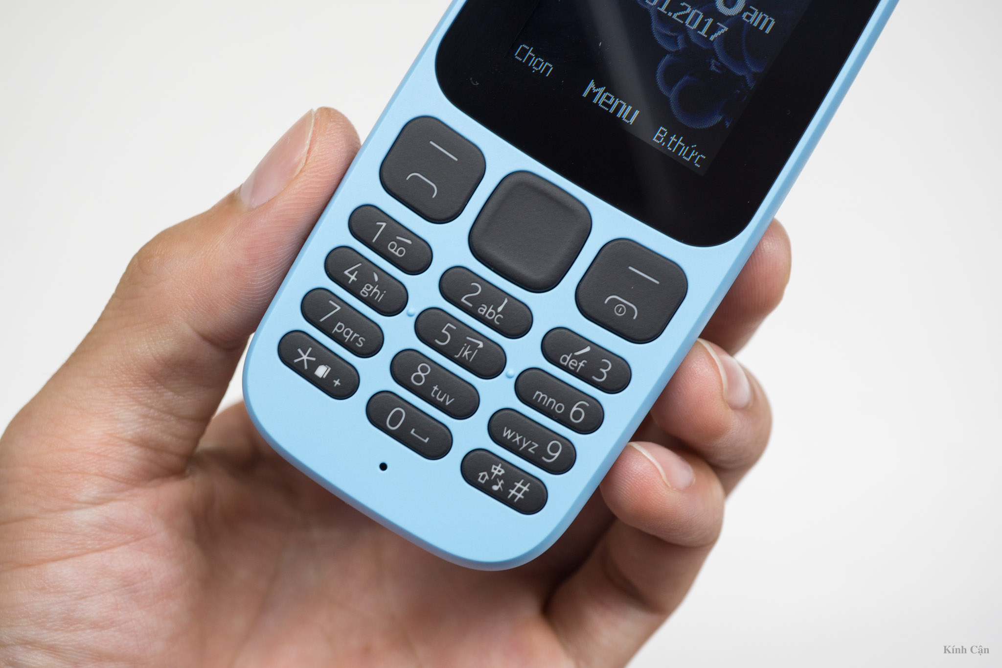 Nokia 105 Dual SIM (2017): Nokia 105 Dual SIM (2017) là lựa chọn hoàn hảo cho những người tìm kiếm một chiếc điện thoại vừa túi tiền vừa đảm bảo tính năng. Với thiết kế nhỏ gọn, tính năng đa dạng và đa sim, Nokia 105 Dual SIM (2017) sẽ là người đồng hành lý tưởng cho bạn.