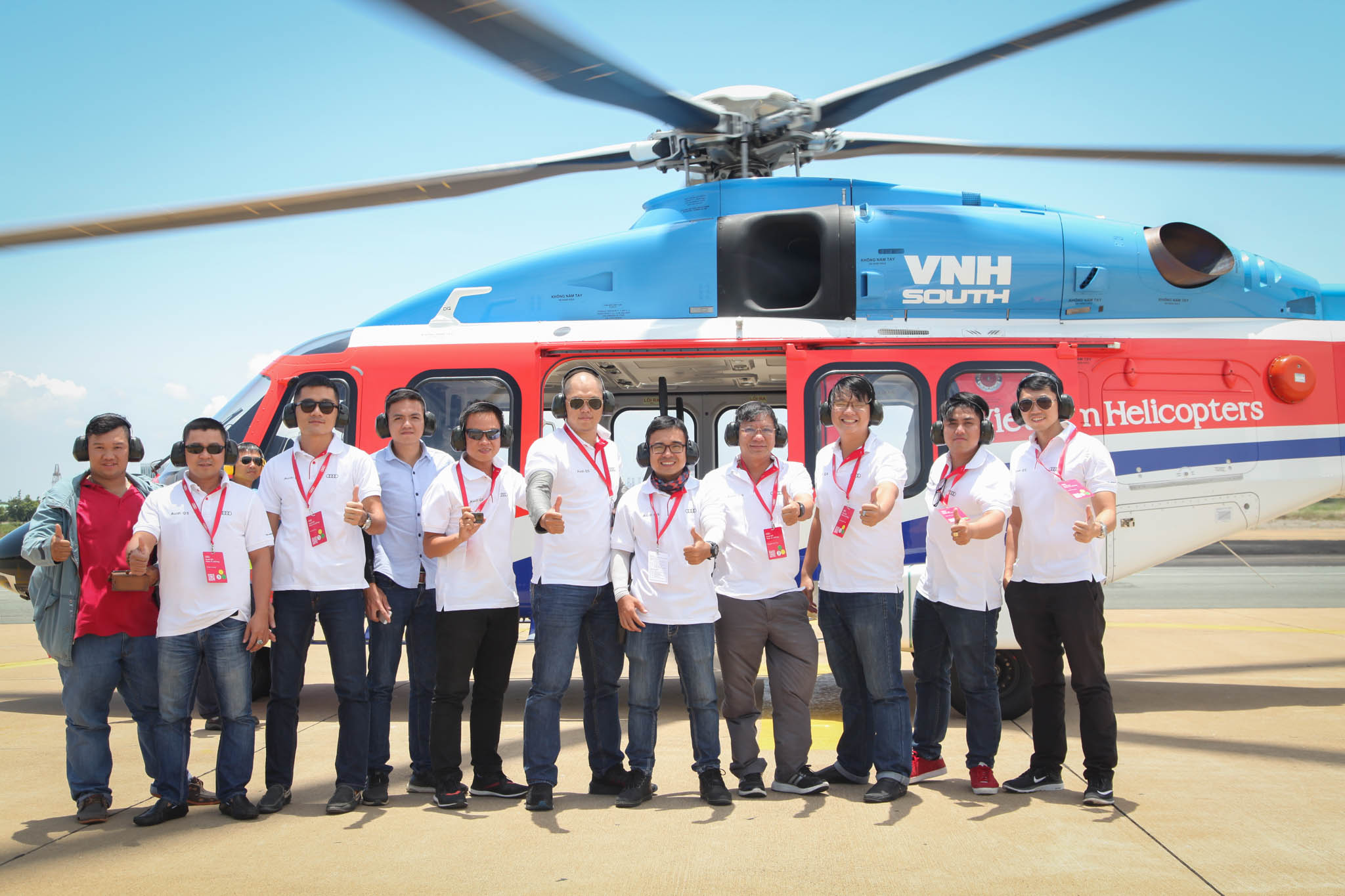 Xe.Tinhte.vn-Helicopter-in-Vung-Tau-Audi-2.jpg