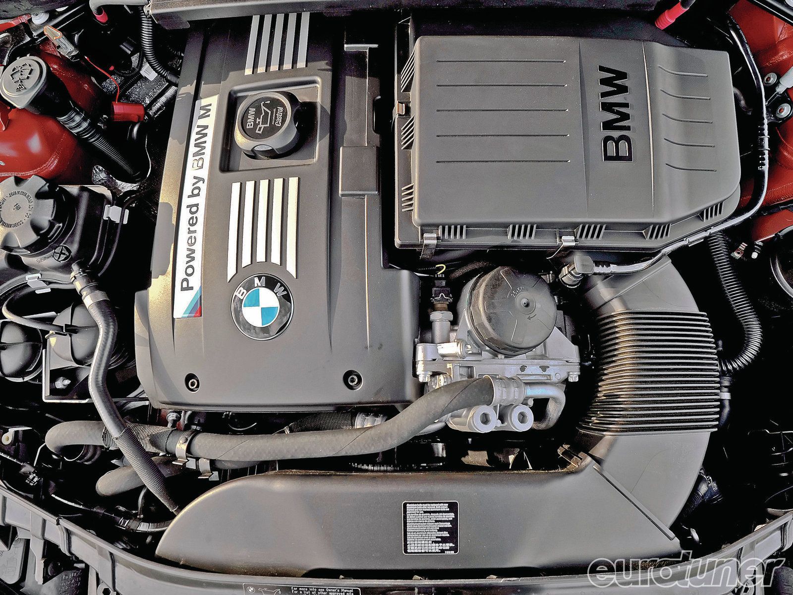 eurp-1108-02+2012-bmw-1series+engine.jpg