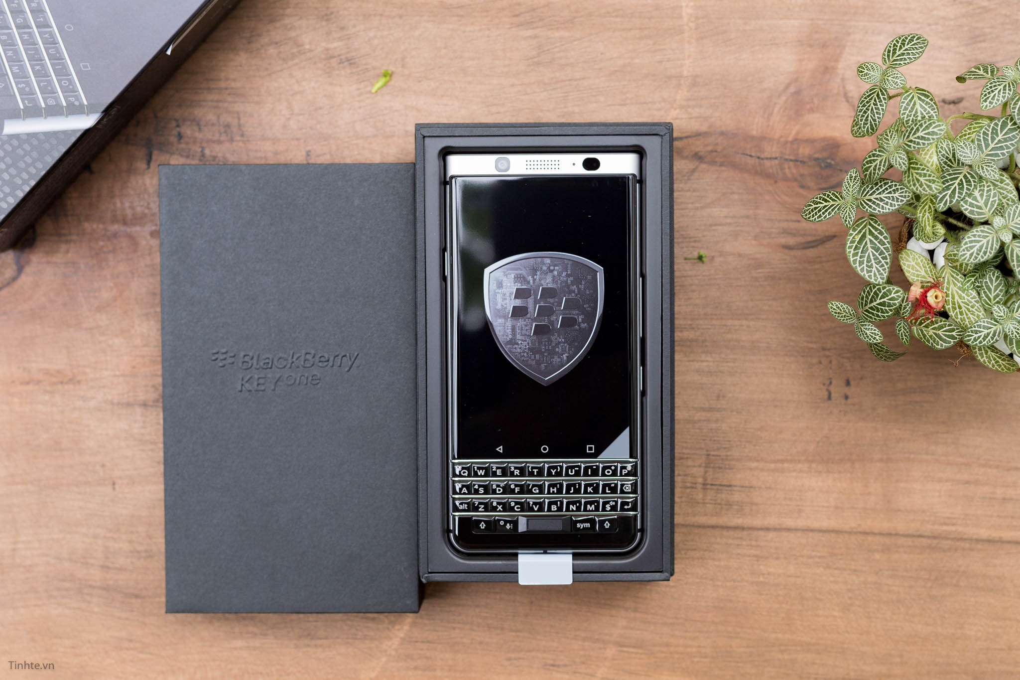 BlackBerry-KEYone-tinhte-6.jpg