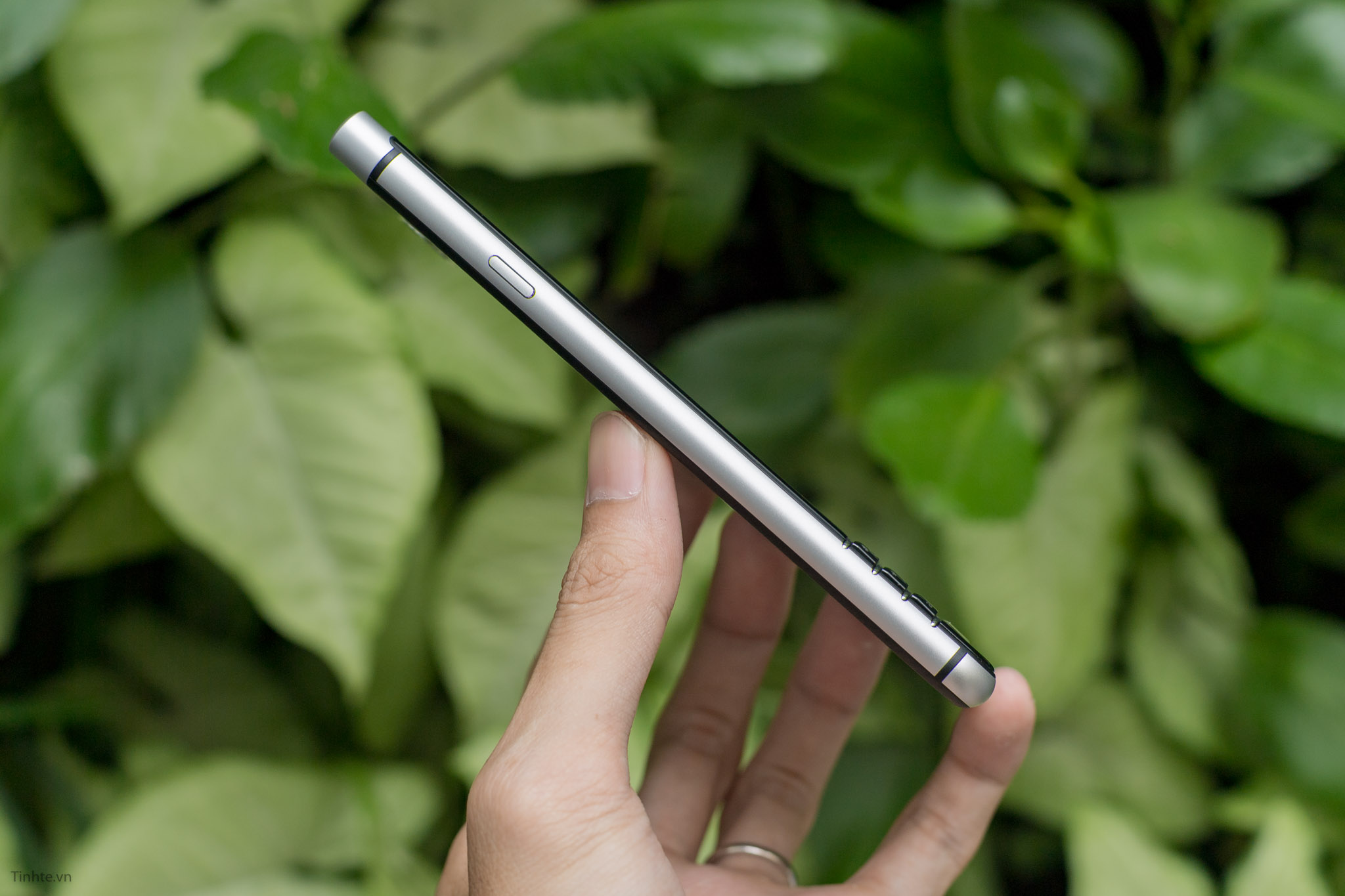 BlackBerry-KEYone-tinhte-19.jpg