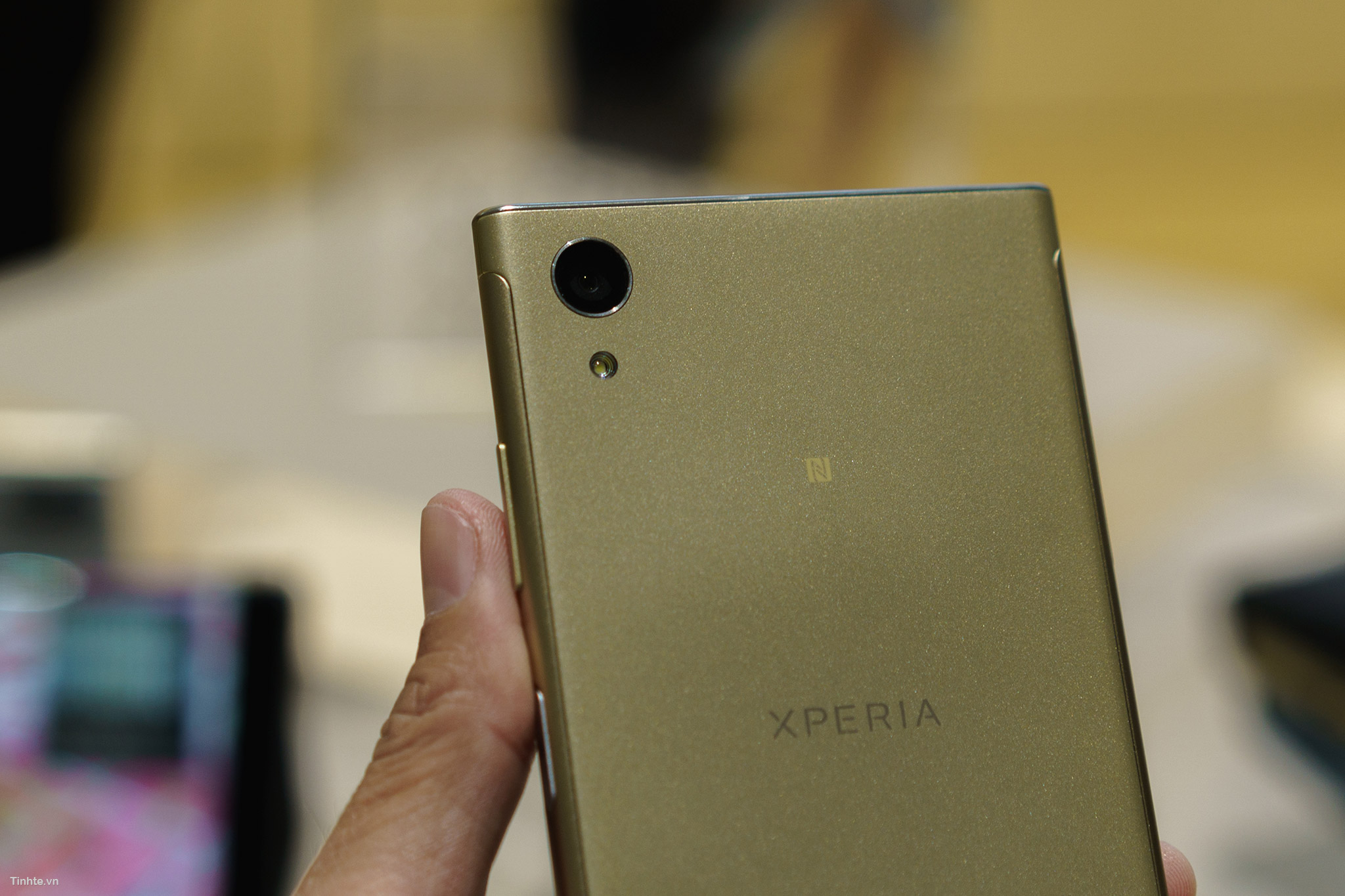 Xperia-XA1Plus-6.jpg