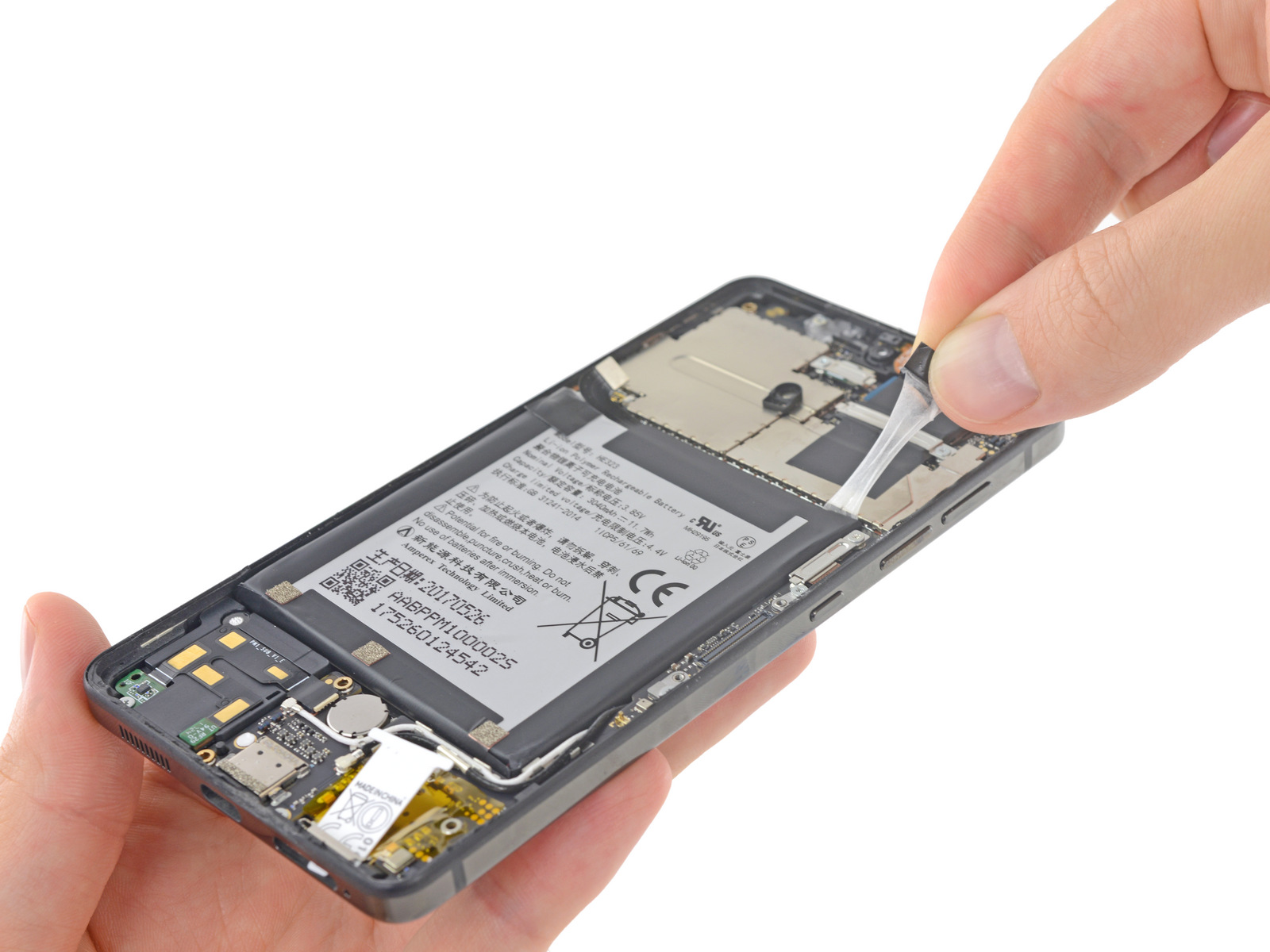 Ben_trong_Essential_Phone_iFixit_9.jpeg