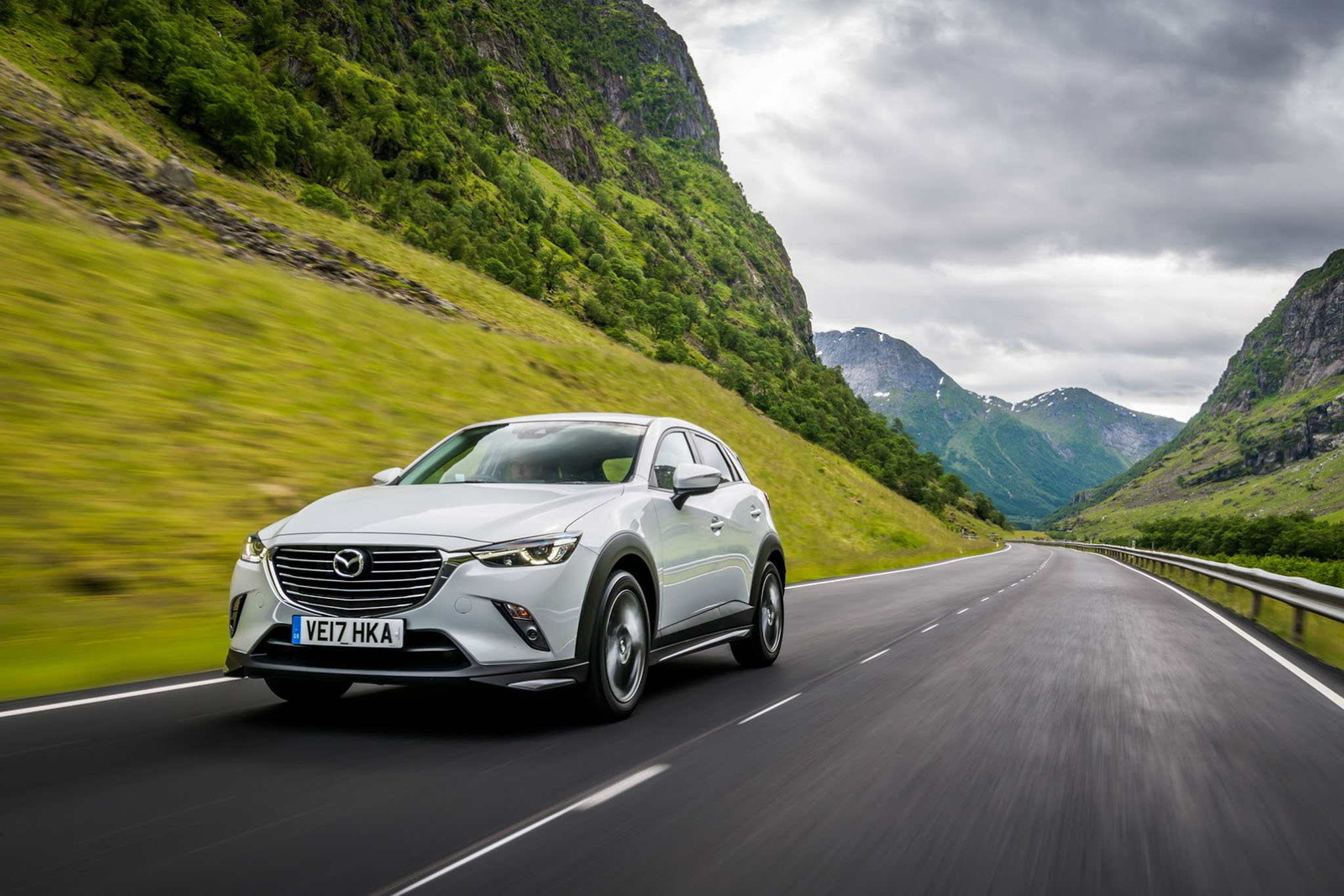 Xe.Tinhte.vn-Mazda-CX-5-CX-3-Accessories2.jpg