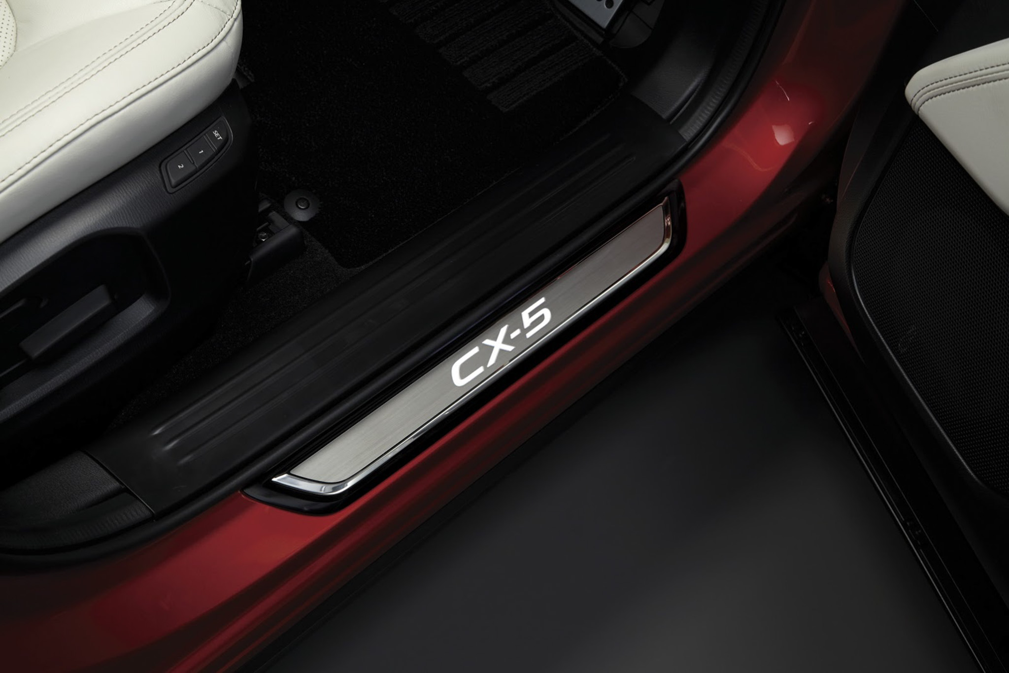 Xe.Tinhte.vn-Mazda-CX-5-CX-3-Accessories12.jpg