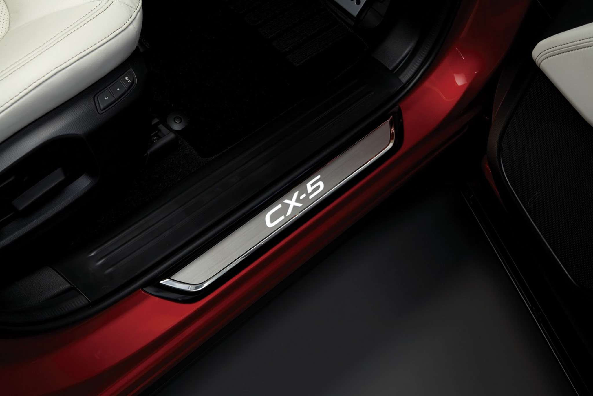 Xe.Tinhte.vn-Mazda-CX-5-CX-3-Accessories16.jpg