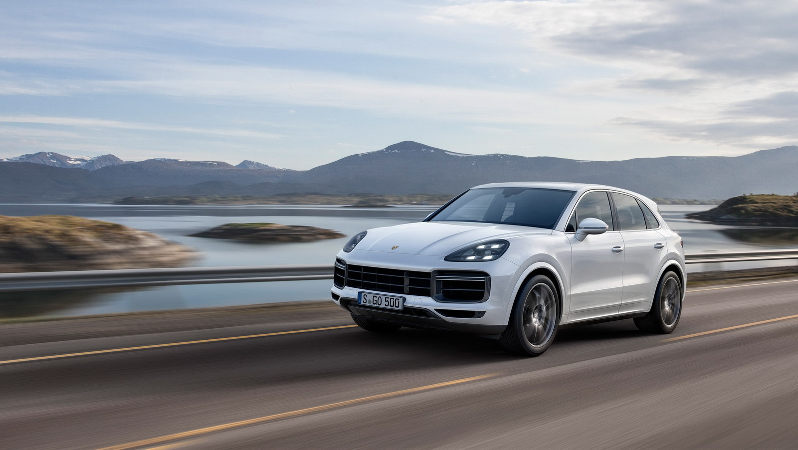 2018-porsche-cayenne-turbo-2.jpg