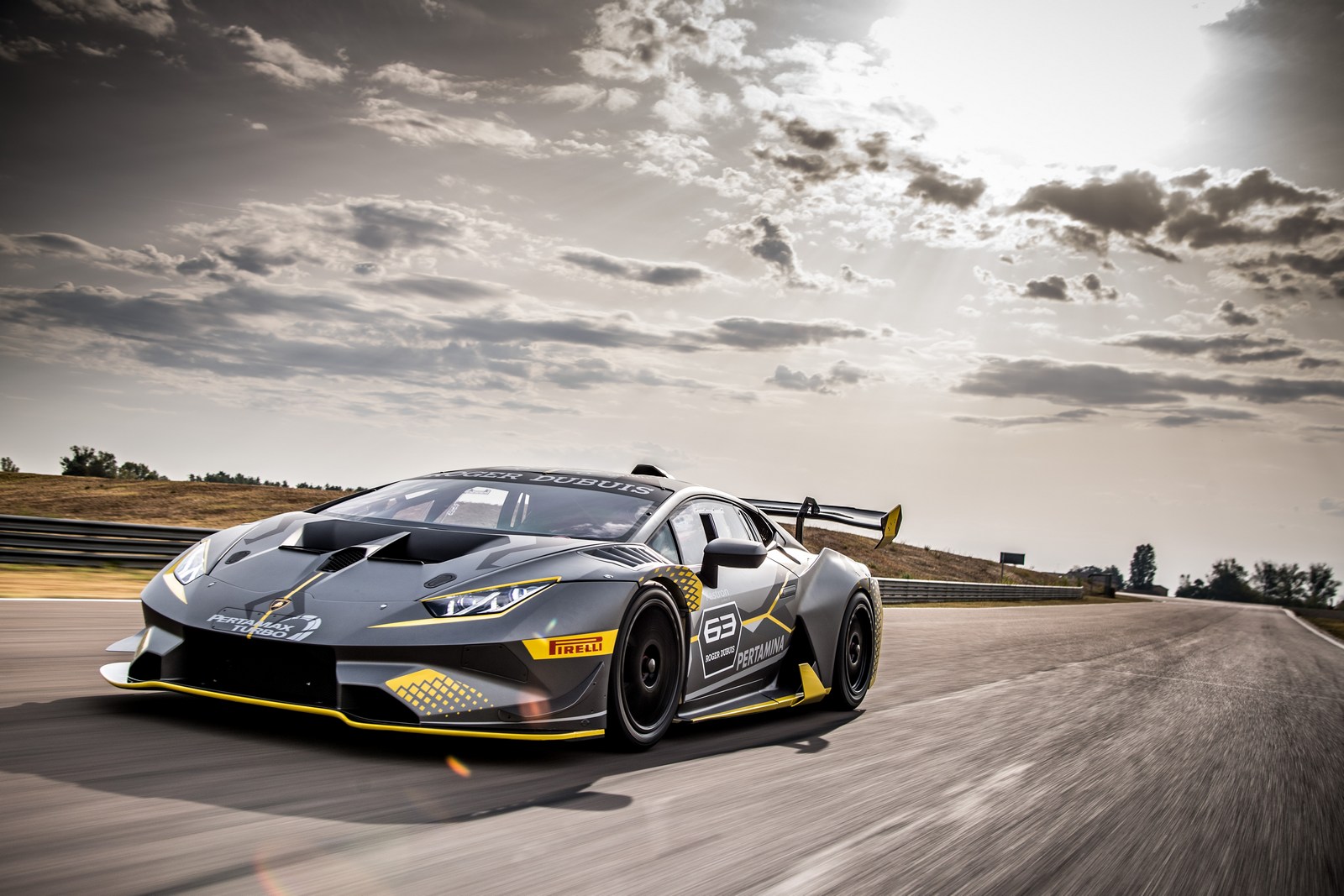 Lamborghini Huracan Super Trofeo EVO ra mắt với cải thiện về tính khí động  học