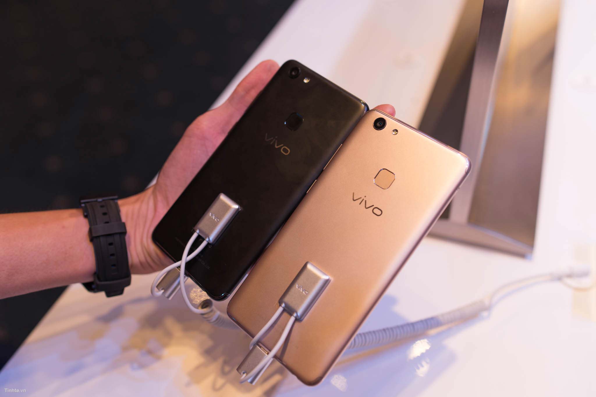 Vivo V7+ ra mắt tại Việt Nam, camera selfie 24 MP, màn hình 5,99 inch ...